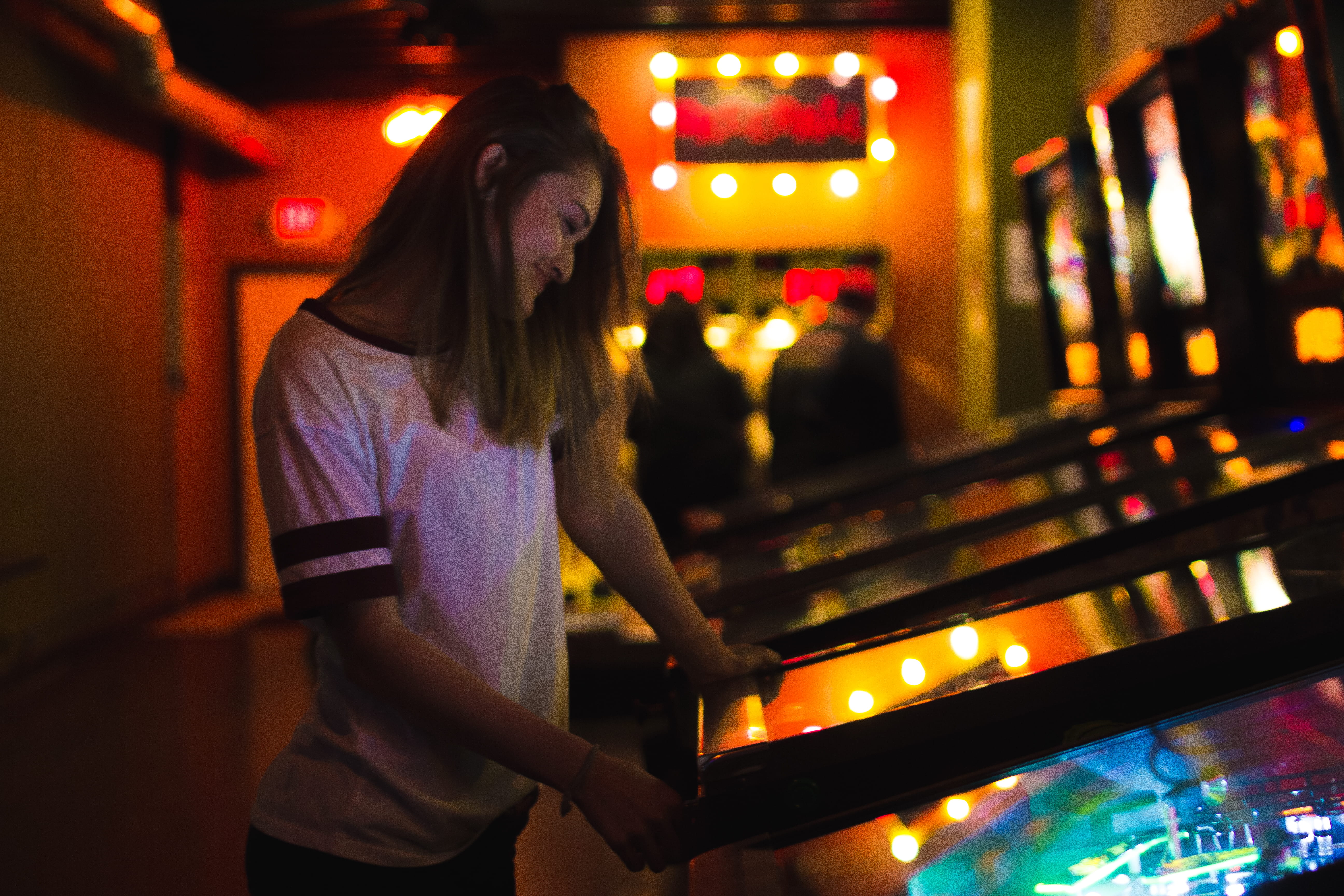 hair, music, adult, young adult, pinball, long hair, focus on foreground, smile, skill, casual clothing, illuminated, musical equipment, night, young women, HD Wallpaper