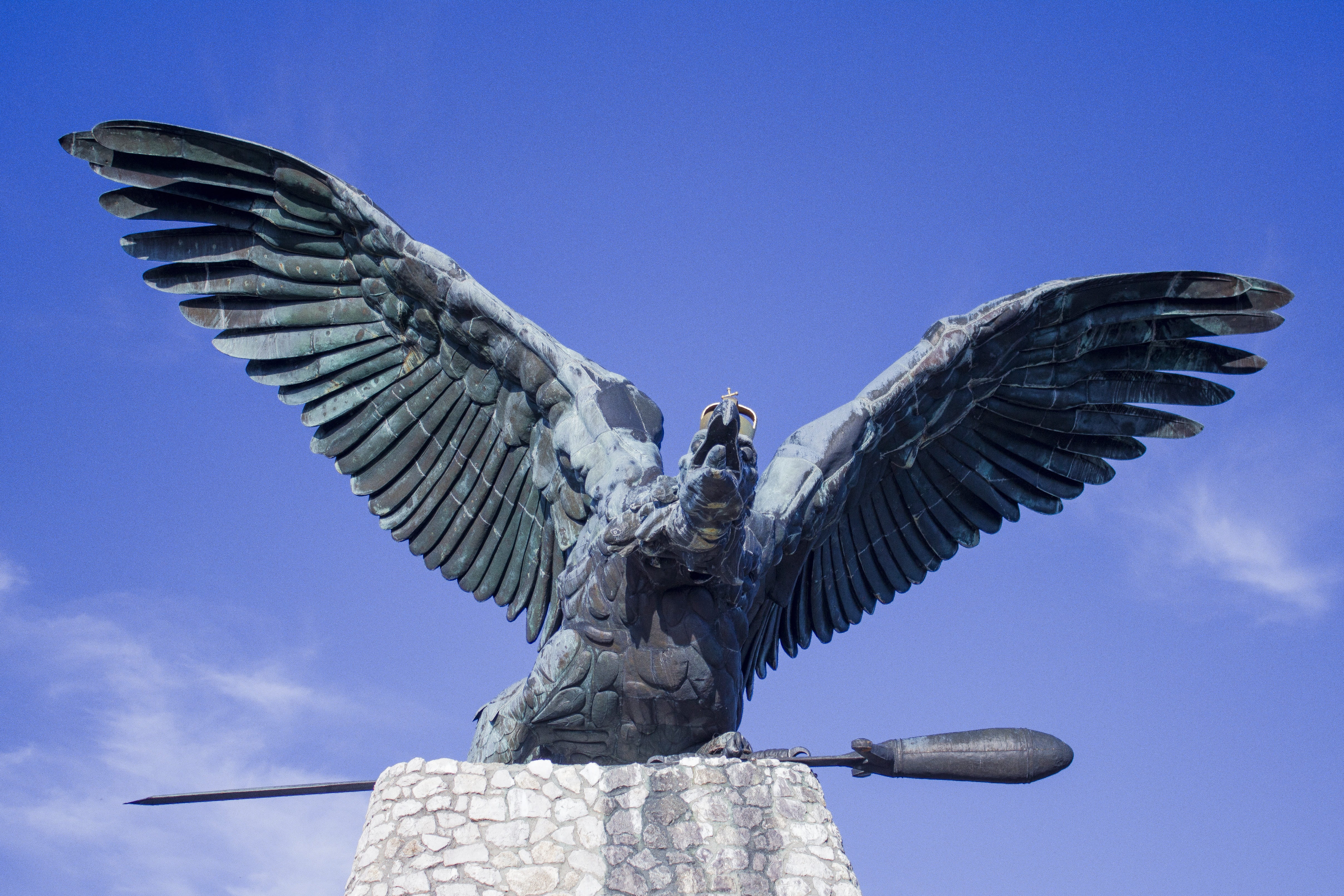 animal, animal body part, animal wildlife, statue, 4K, wings, sky, animals in the wild, great, animal themes, vertebrate, flying, representation, tatabánya, HD Wallpaper