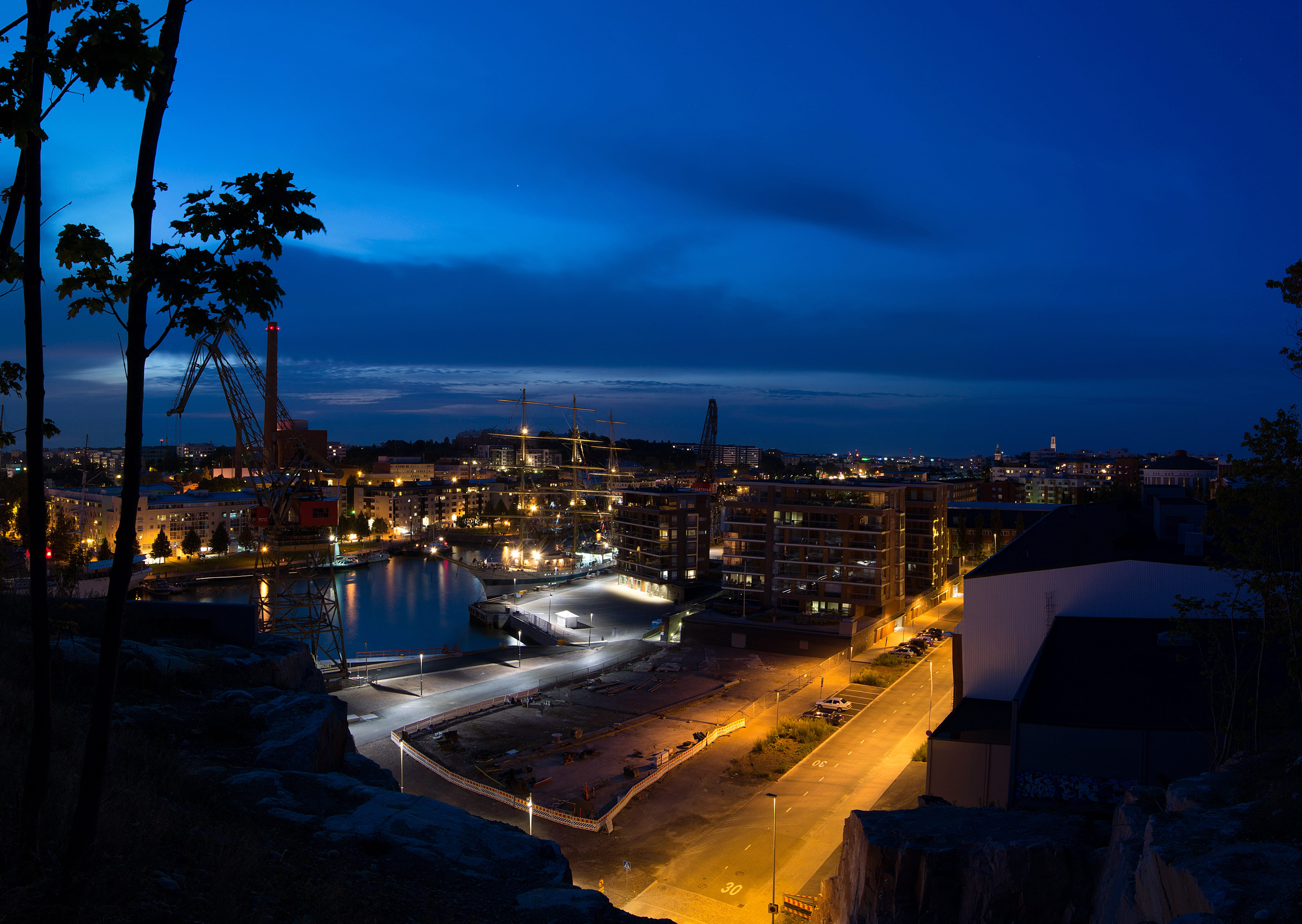 city, 5K, port, high angle view, city life, architecture, no people, nightlife, turku, sailing ship, building exterior, palm tree, transportation, cityscape, HD Wallpaper
