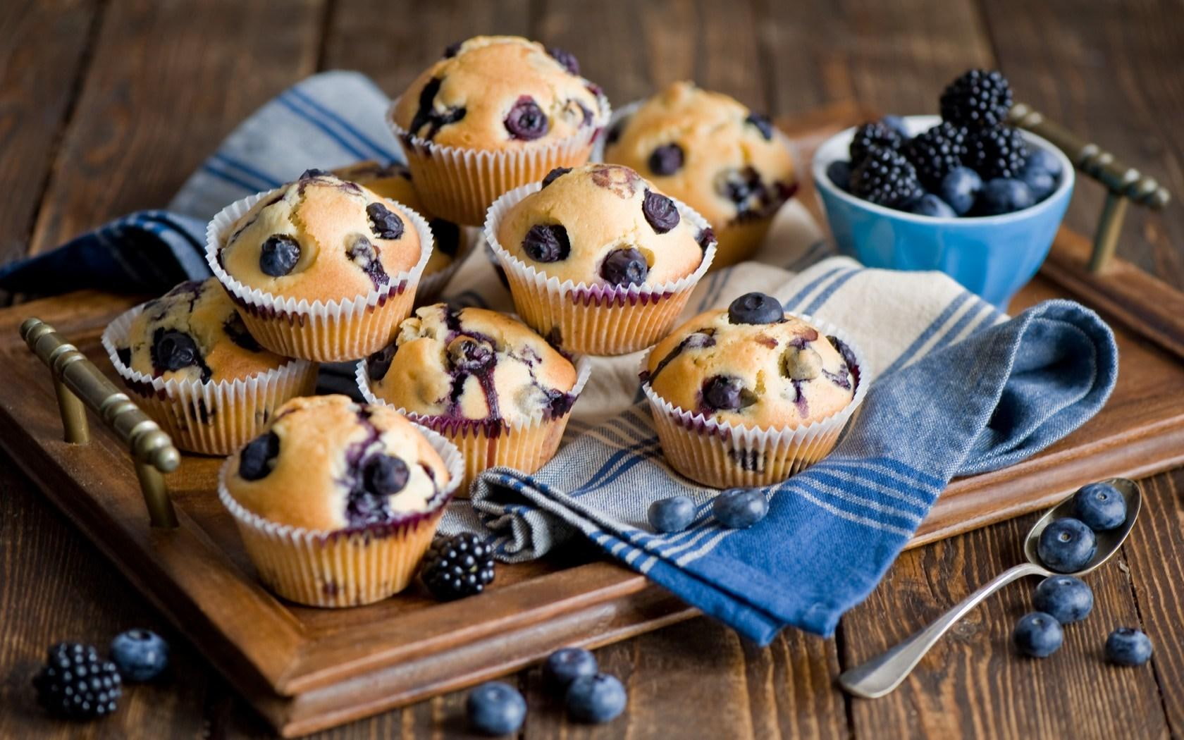 chocolate, dessert, blackberries, blueberries, brown, berries, sweet, cupcakes, 720P, HD Wallpaper