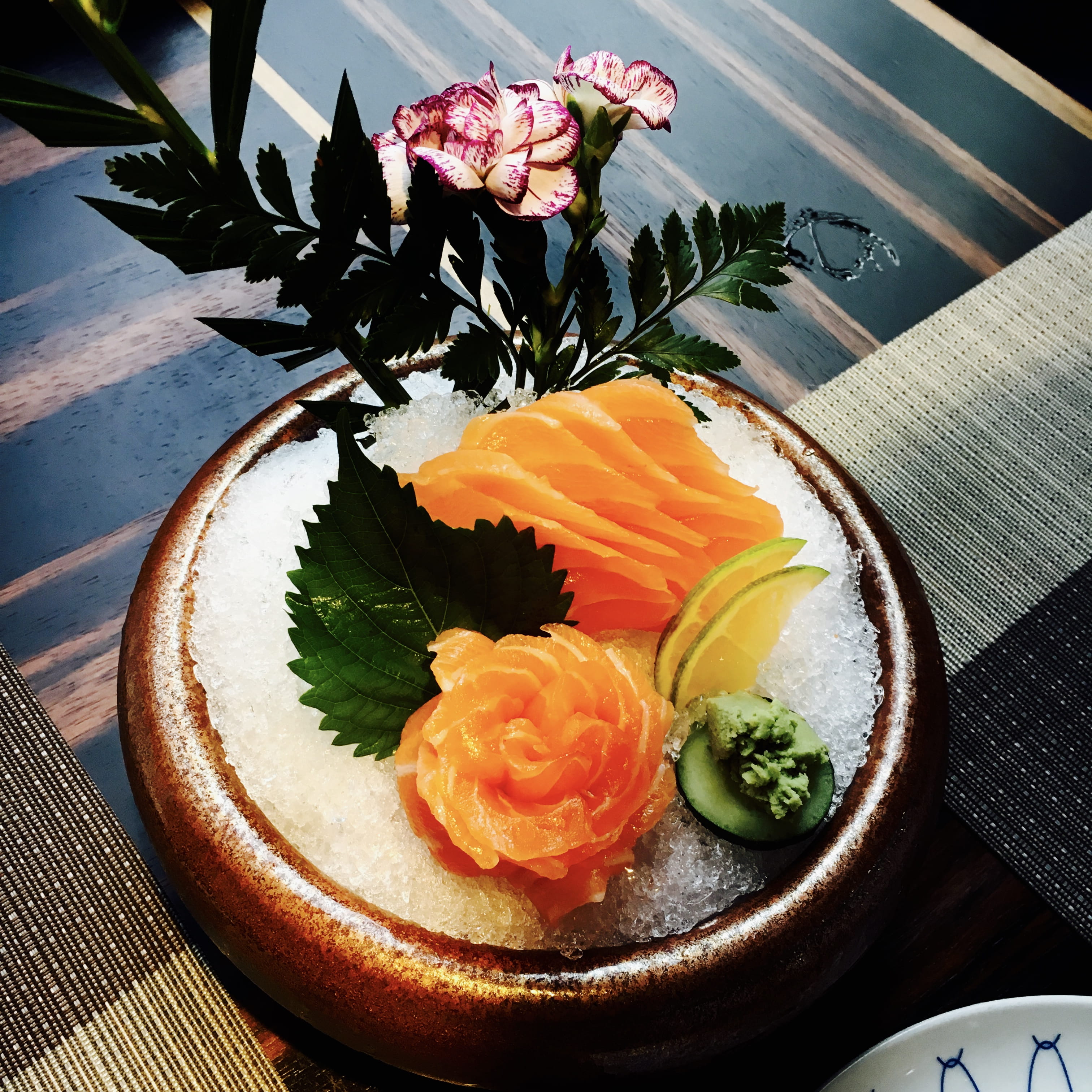 flower head, seafood, salmon, healthy eating, yummy, foodporn, lunch, healthy, flower, ceramic, ready-to-eat, 2K, plate, wellbeing, epicure, wasabi, still life, Phone HD Wallpaper