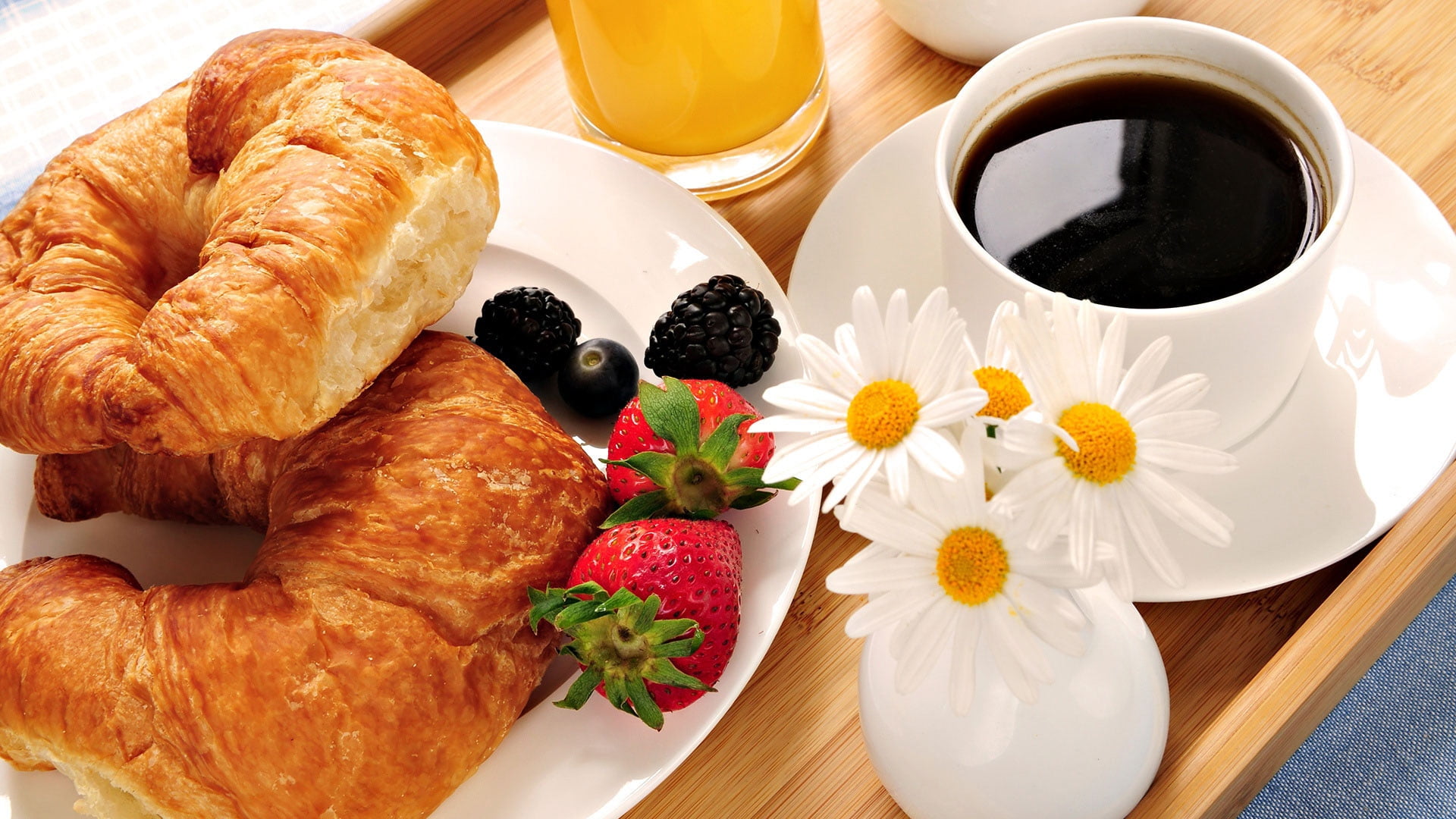pastry, croissants, croissant, fruit, coffee - Drink, food, coffee Cup, healthy Eating, sweet Food, food And Drink, no people, berry, 1080P, continental Breakfast, HD Wallpaper