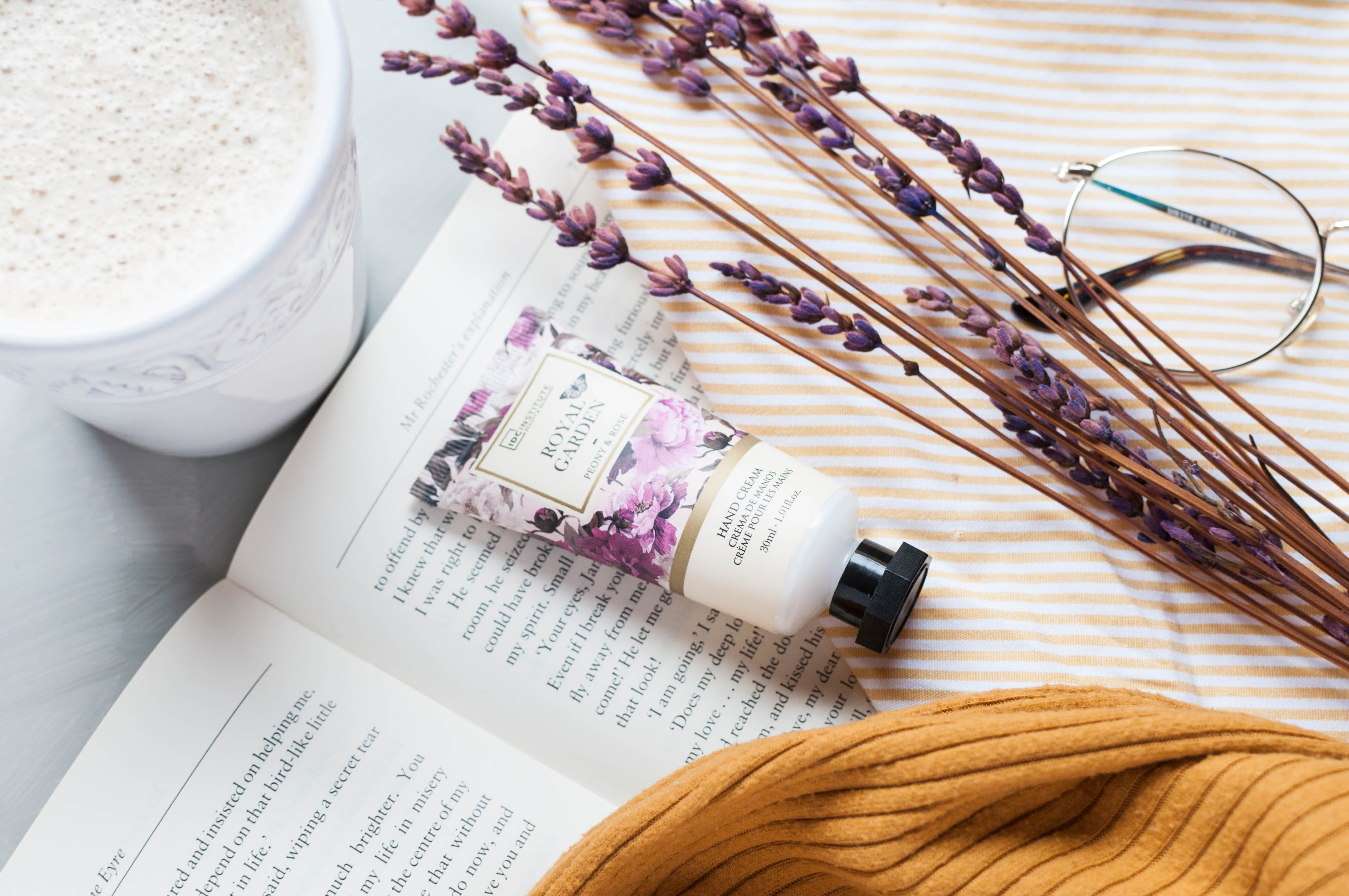 cream, flowers, wellbeing, cup, winter, take a coffee, text, soft, plant, food and drink, technology, drink, glasses, paper, tube, coffee, spring, creammy, HD Wallpaper