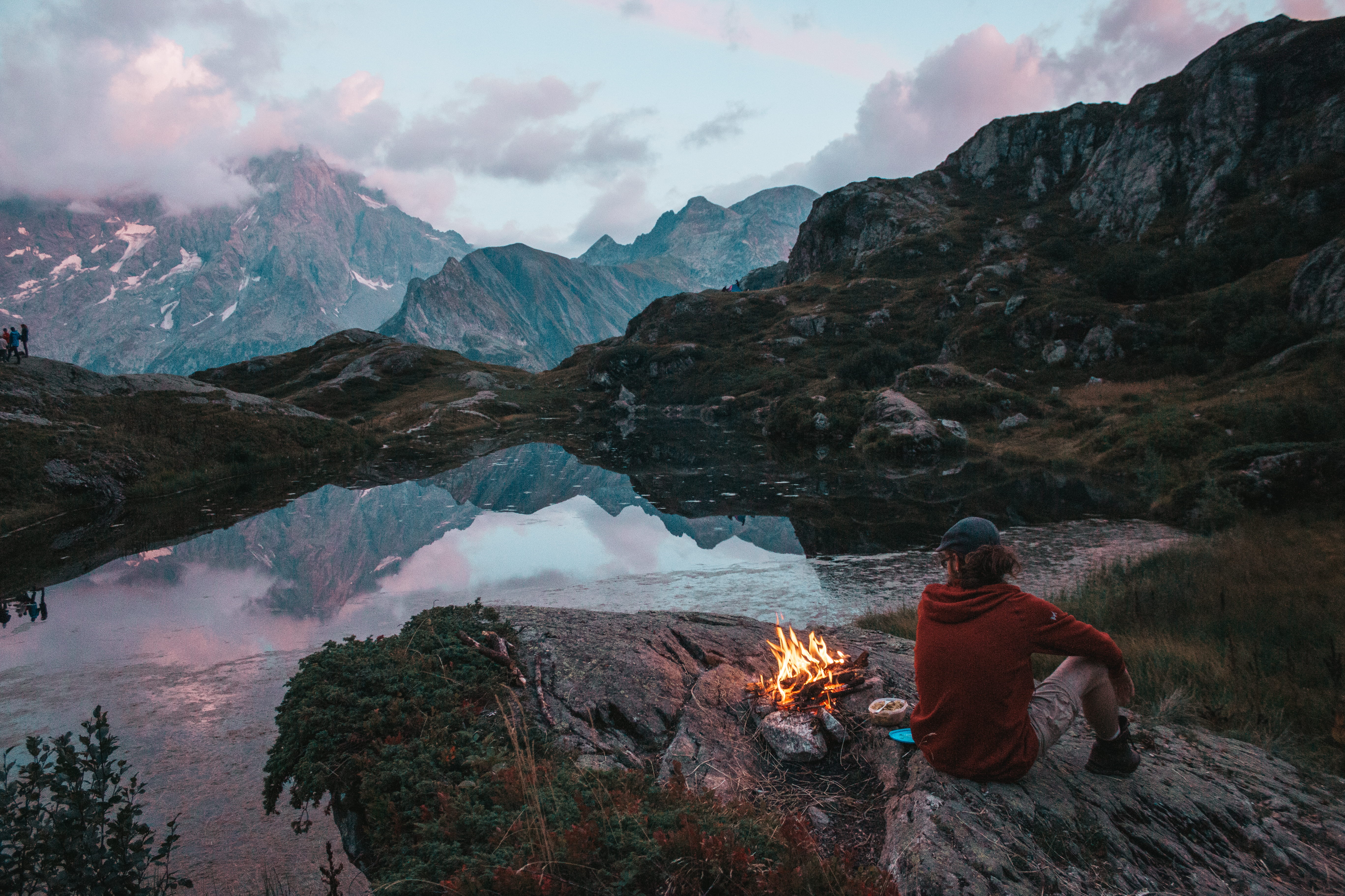 men, freedom, lifestyles, bone, landscape, journey, people, sunlight, lake, man, beside, fireplace, trekk, backpack, mountain, tree, females, vacations, HD Wallpaper