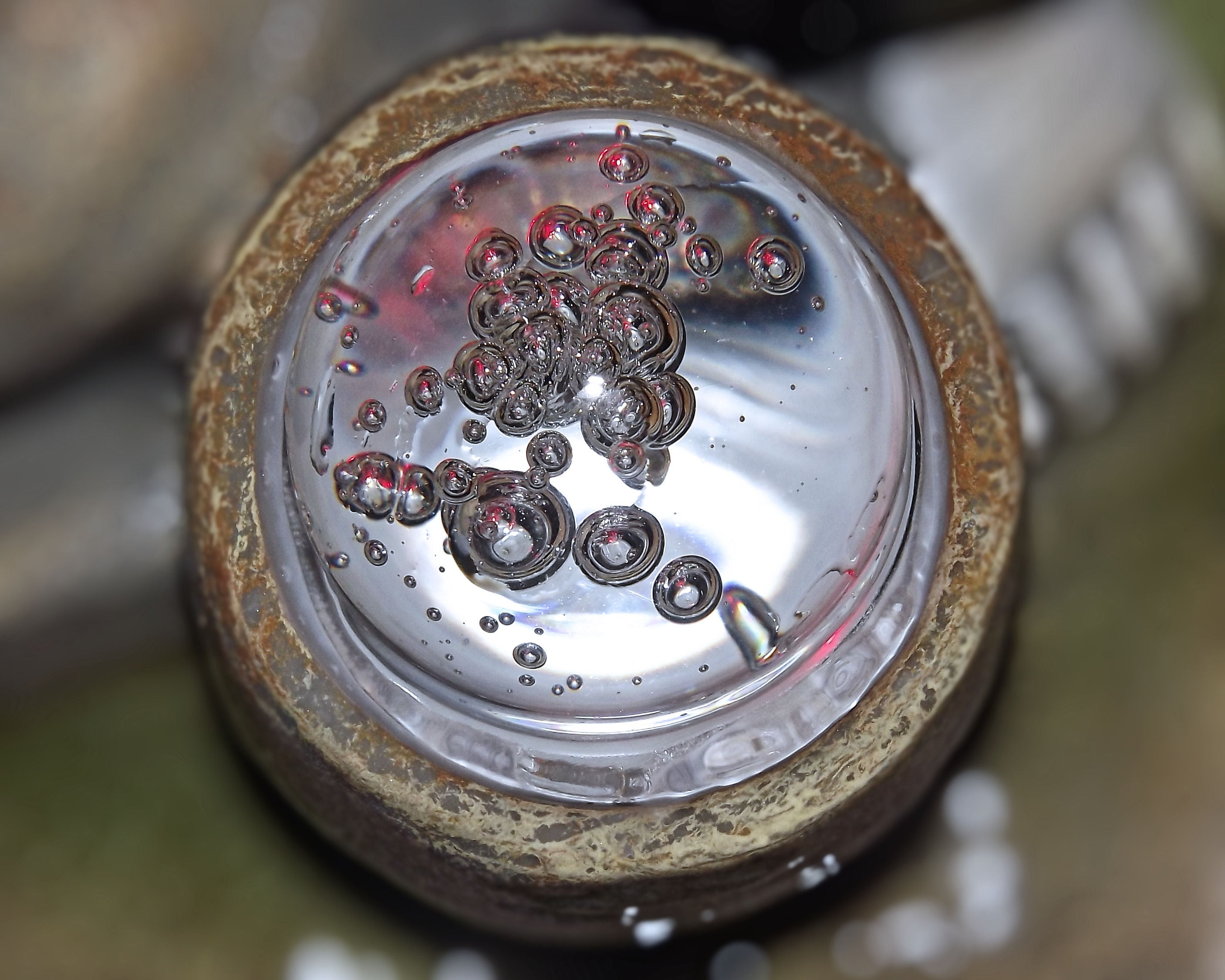 food and drink, circle, old, indoors, wheel, bubbles, 2K, water, drink, no people, bol, selective focus, design, drops, geometric shape, focus on foreground, HD Wallpaper