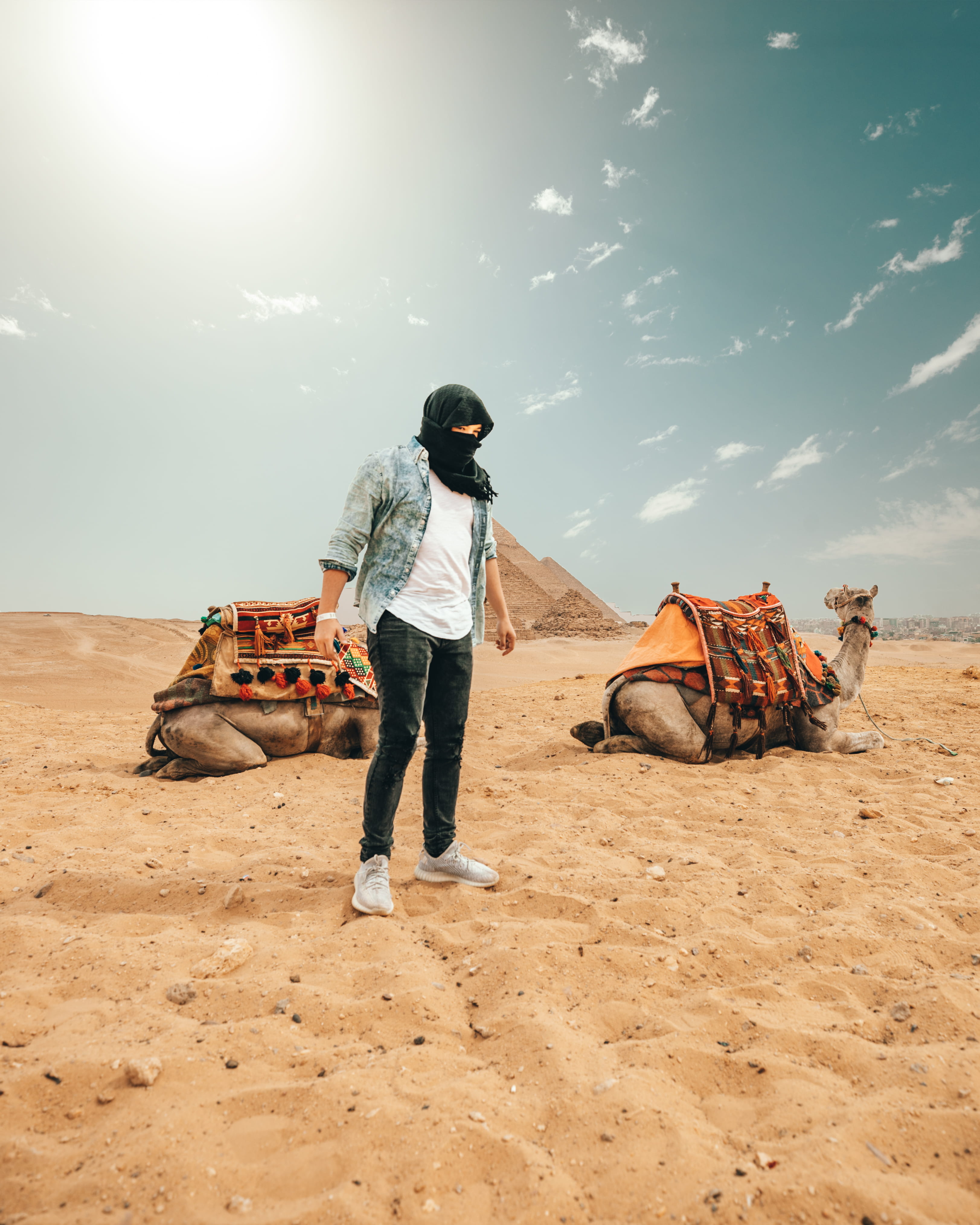 mode of transportation, near, human, standing, camel, resting, ground, sand, cairo egypt, real people, egypt, footwear, africa, transportation, full length, Phone HD Wallpaper