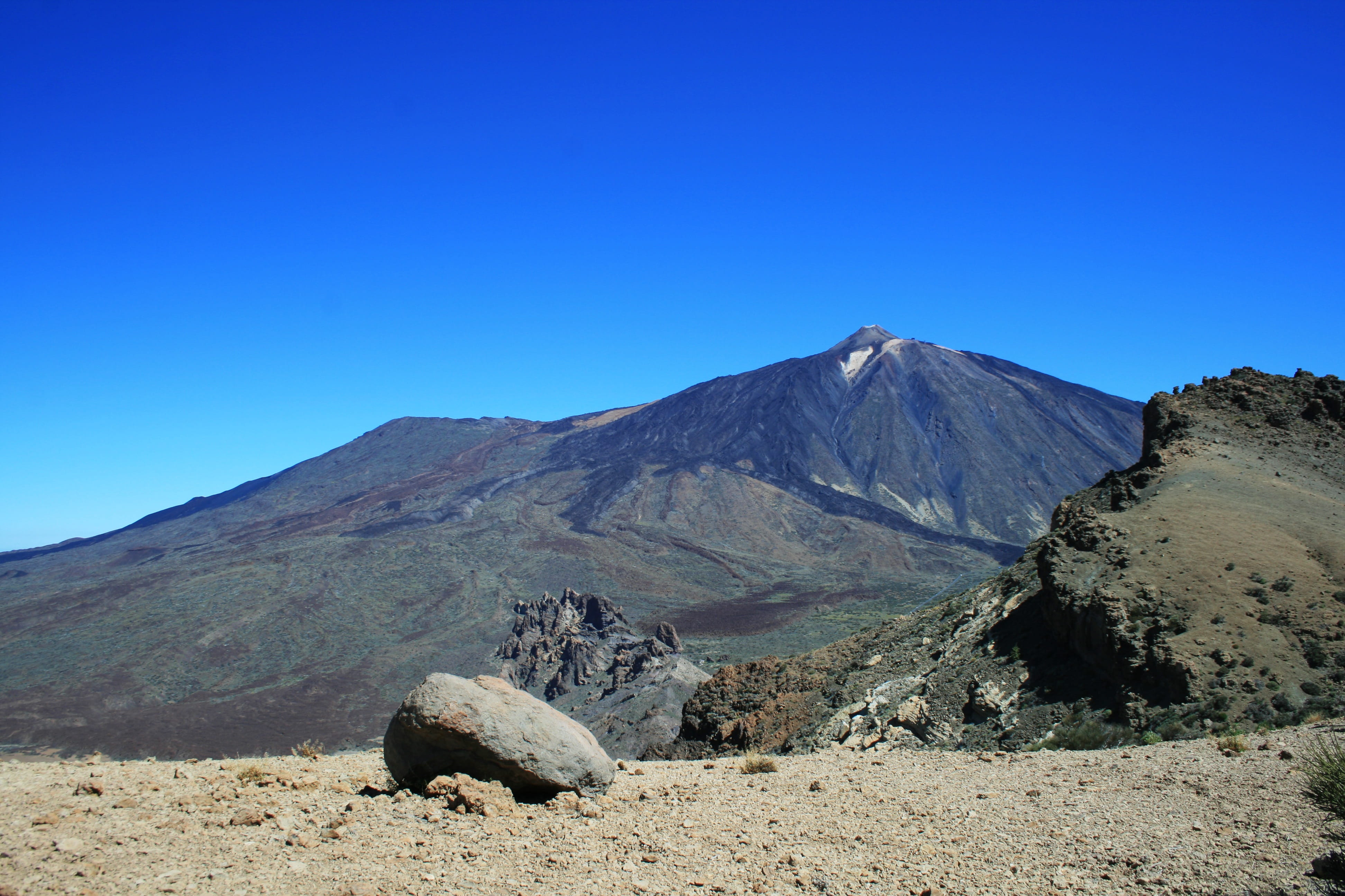 mountain peak, tranquility, islands, volcano, tenerife, teide, climate, animals in the wild, park, outdoors, landscapes, nature, one animal, canary, environment, HD Wallpaper