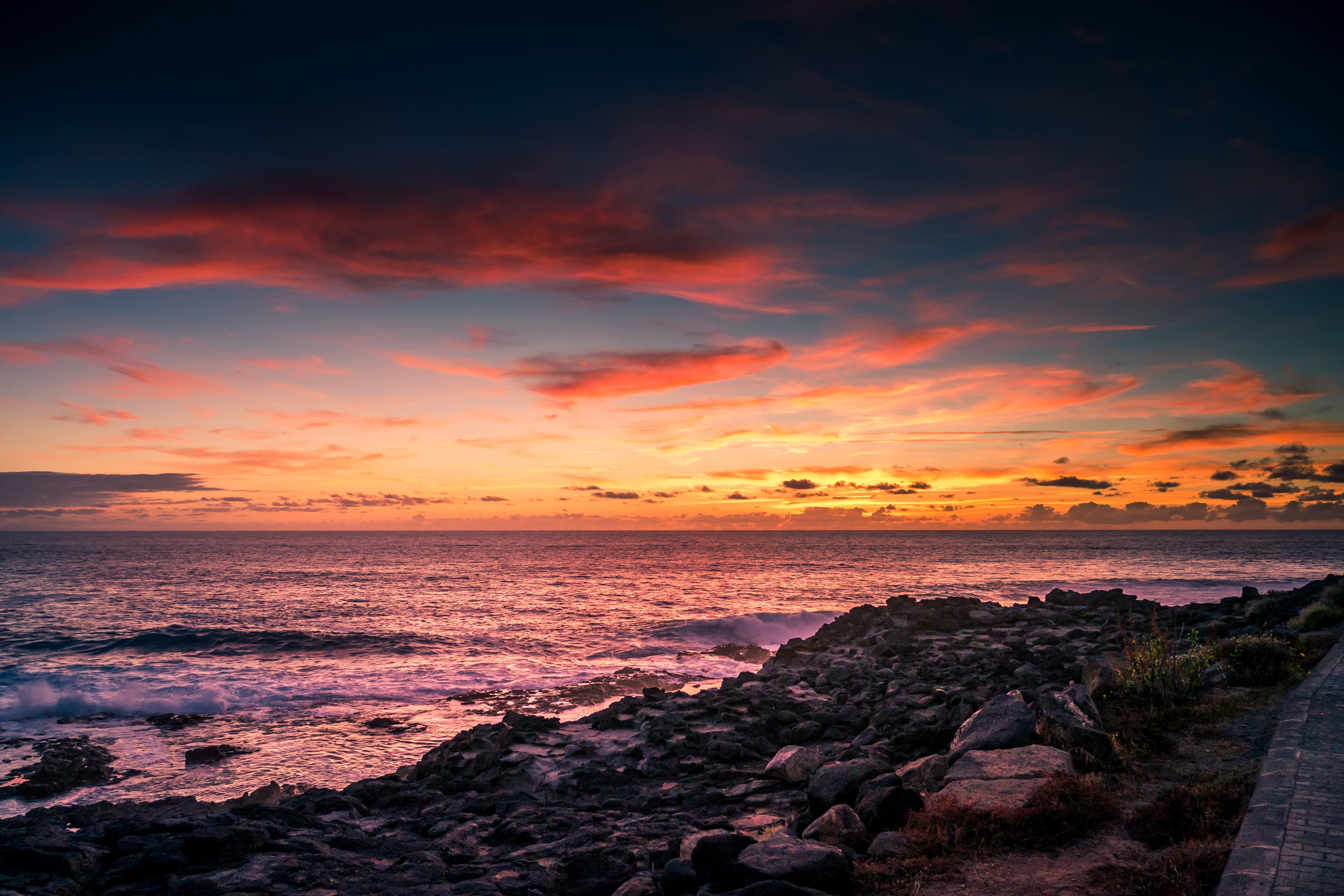 horizon, cozy, rocky coastline, travel, sky, cloud - sky, tranquility, rock, idyllic, cloudy skies, rock - object, ocean, orange color, beauty in nature, HD Wallpaper
