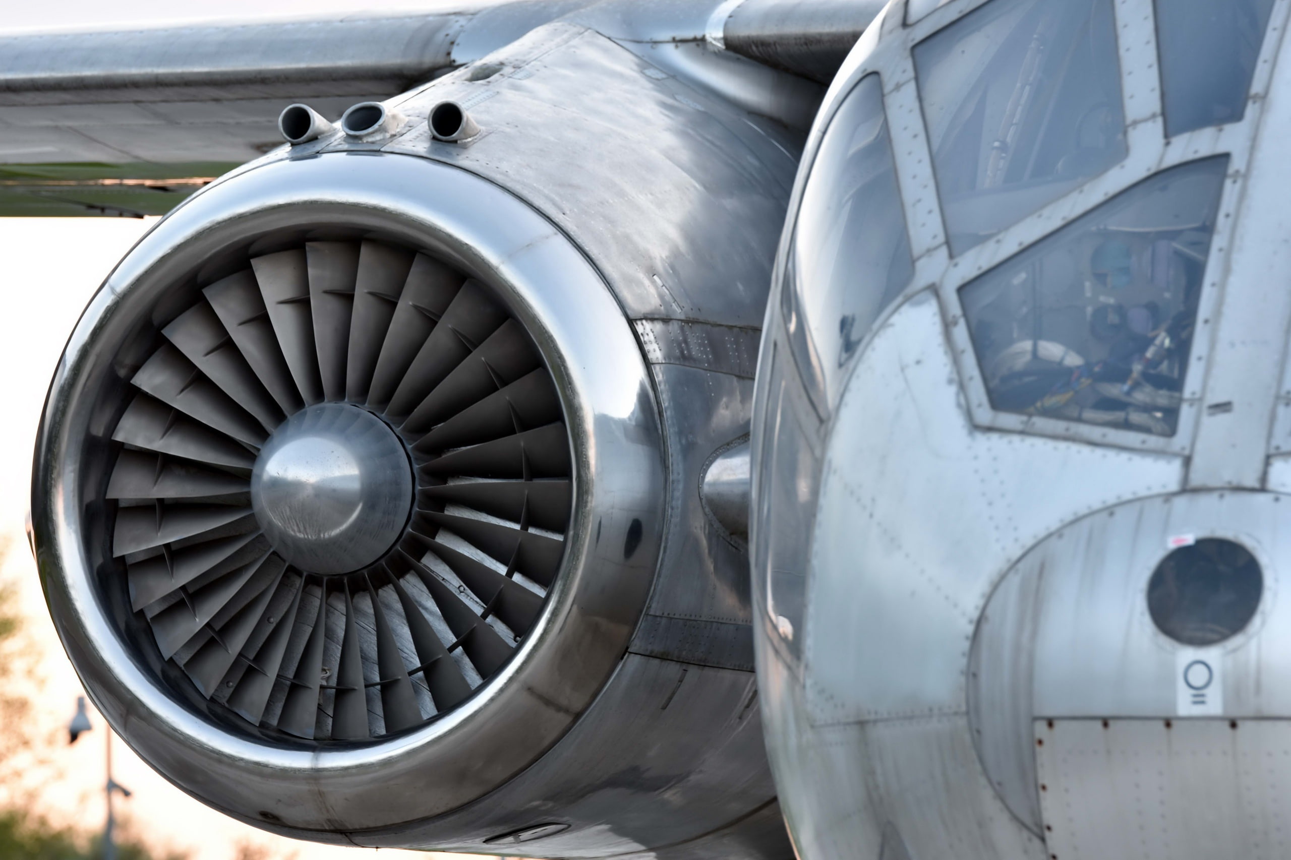 vehicle, airport, jet engine, mode of transportation, day, 2K, travel, transportation, plane, close-up, air vehicle, technology, aircraft, airplane, outdoors, HD Wallpaper