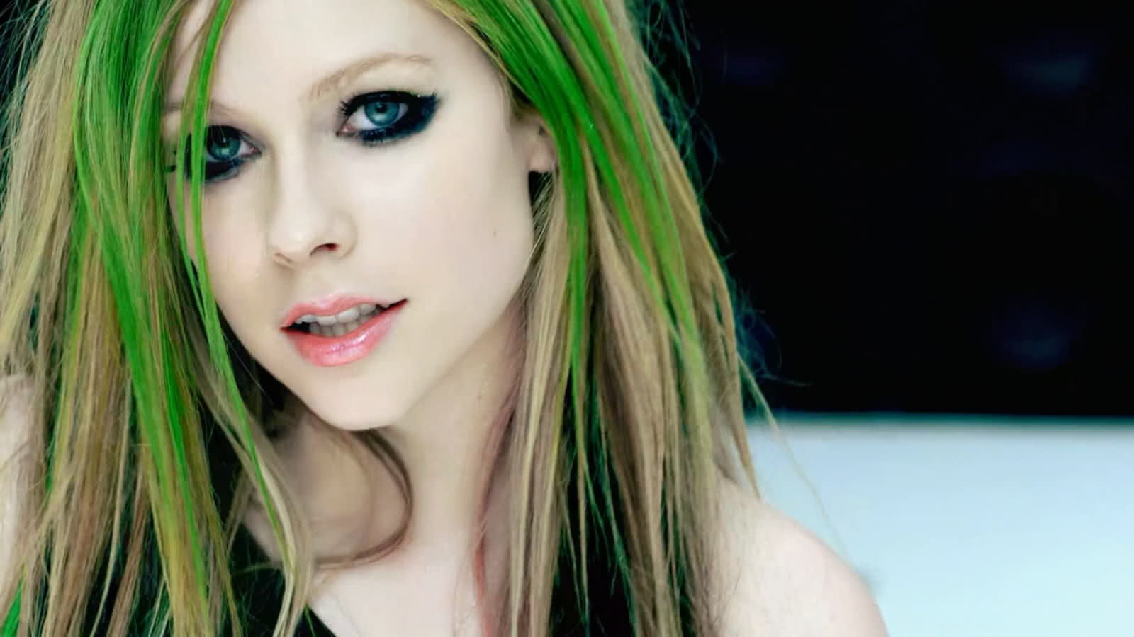 singer, face, 720P, women, Avril Lavigne, green hair, HD Wallpaper