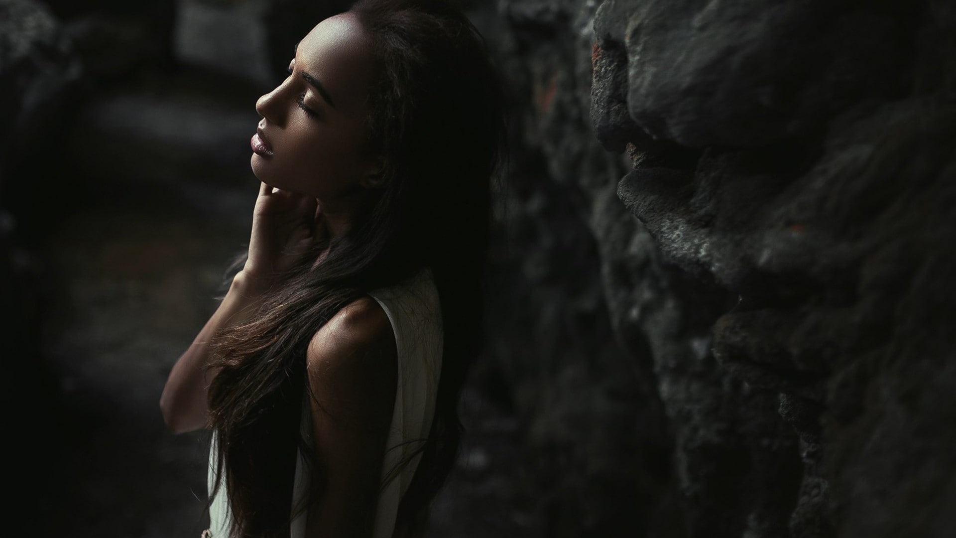 1080P, face, portrait, model, nature, depth of field, rock, closed eyes, profile, dark, open mouth, brunette, Ivan Gorokhov, women outdoors, long hair, HD Wallpaper