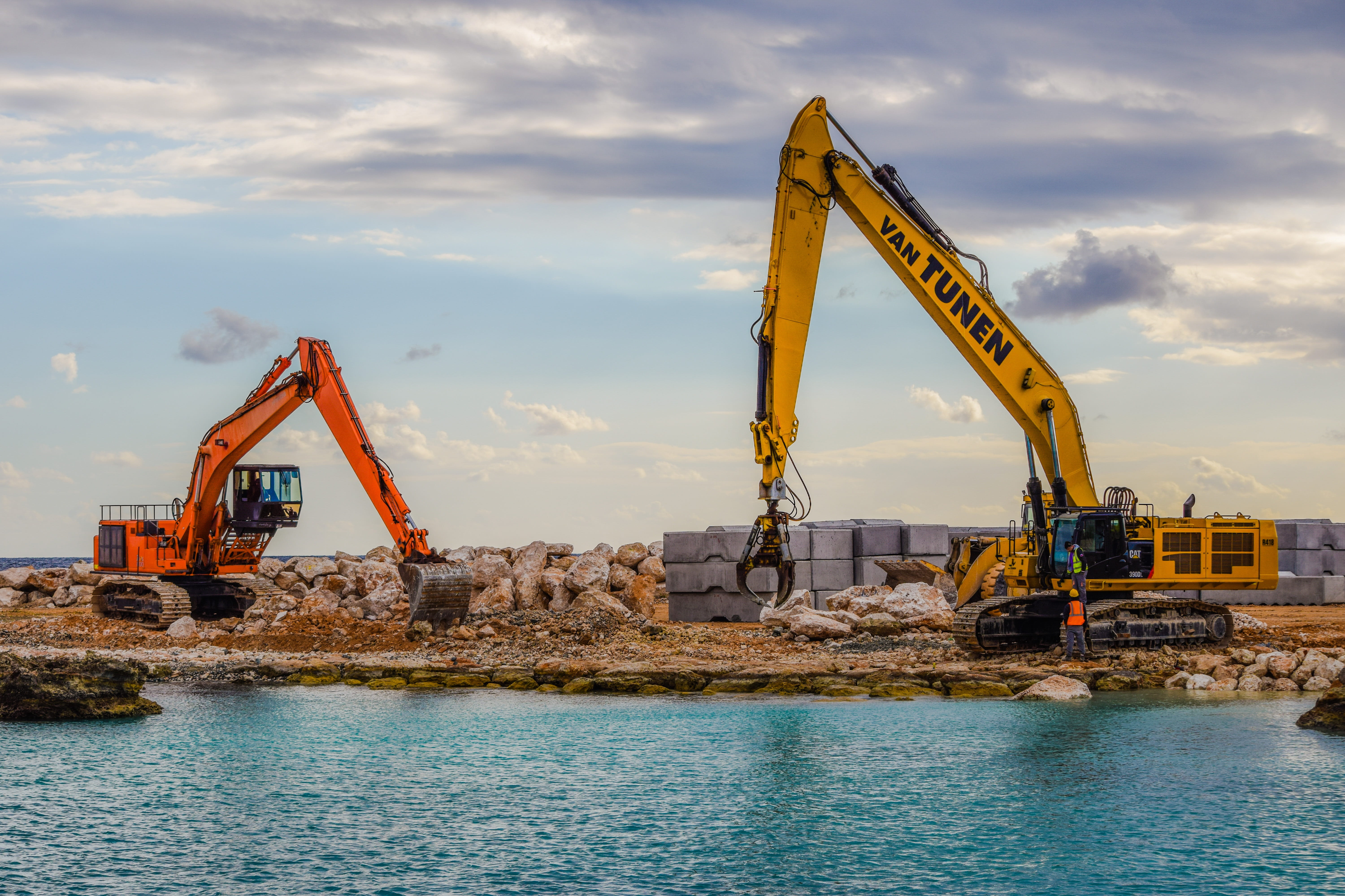 equipment, waterfront, industrial equipment, excavator, construction machinery, nature, earth mover, water, sky, built structure, crane - construction machinery, HD Wallpaper