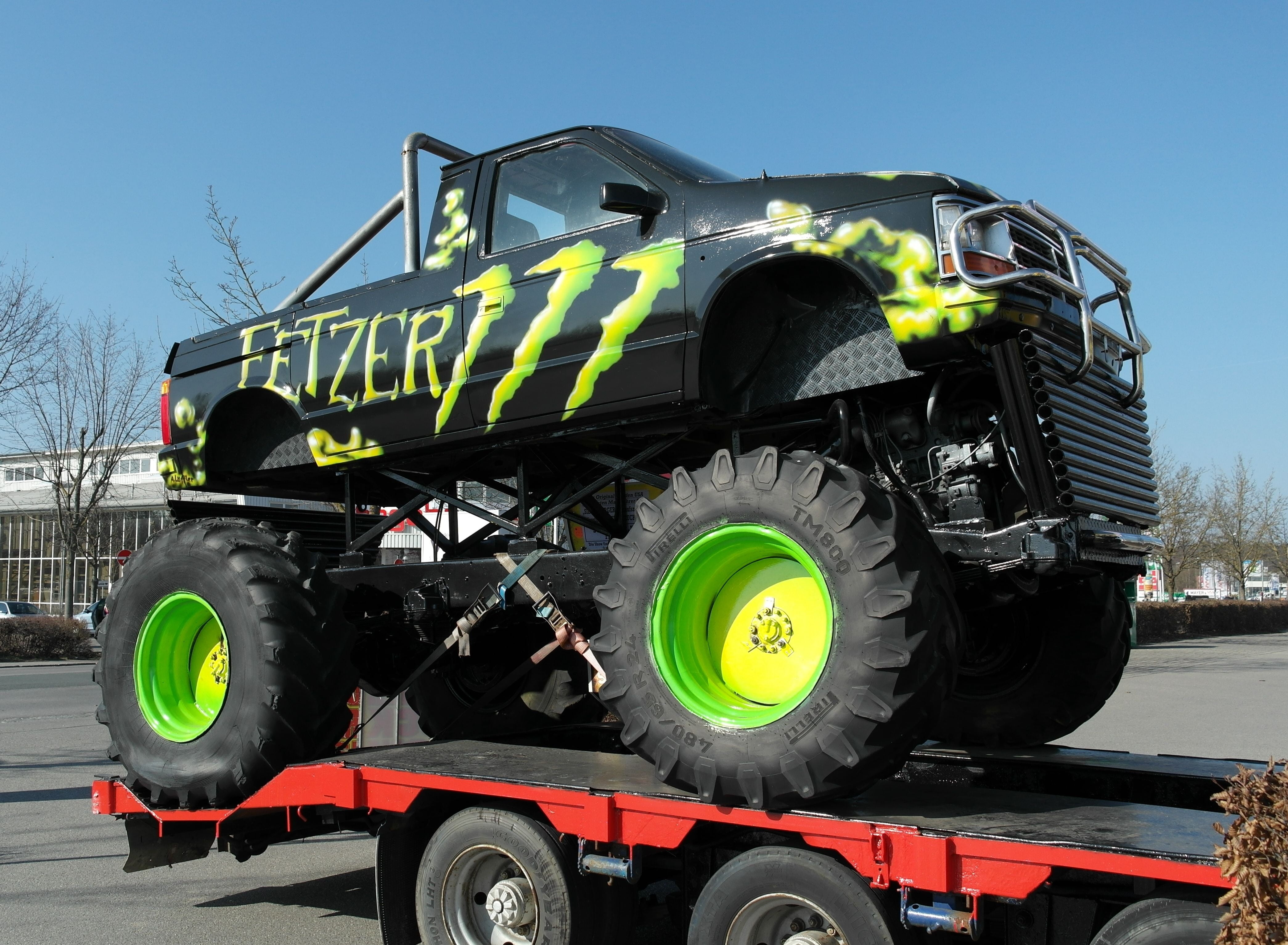 nature, daytime, conversion, mature, low angle view, auto, stunt pickup, monster, no people, wheel, motor, fetzer, sunlight, land vehicle, technology, tire, HD Wallpaper