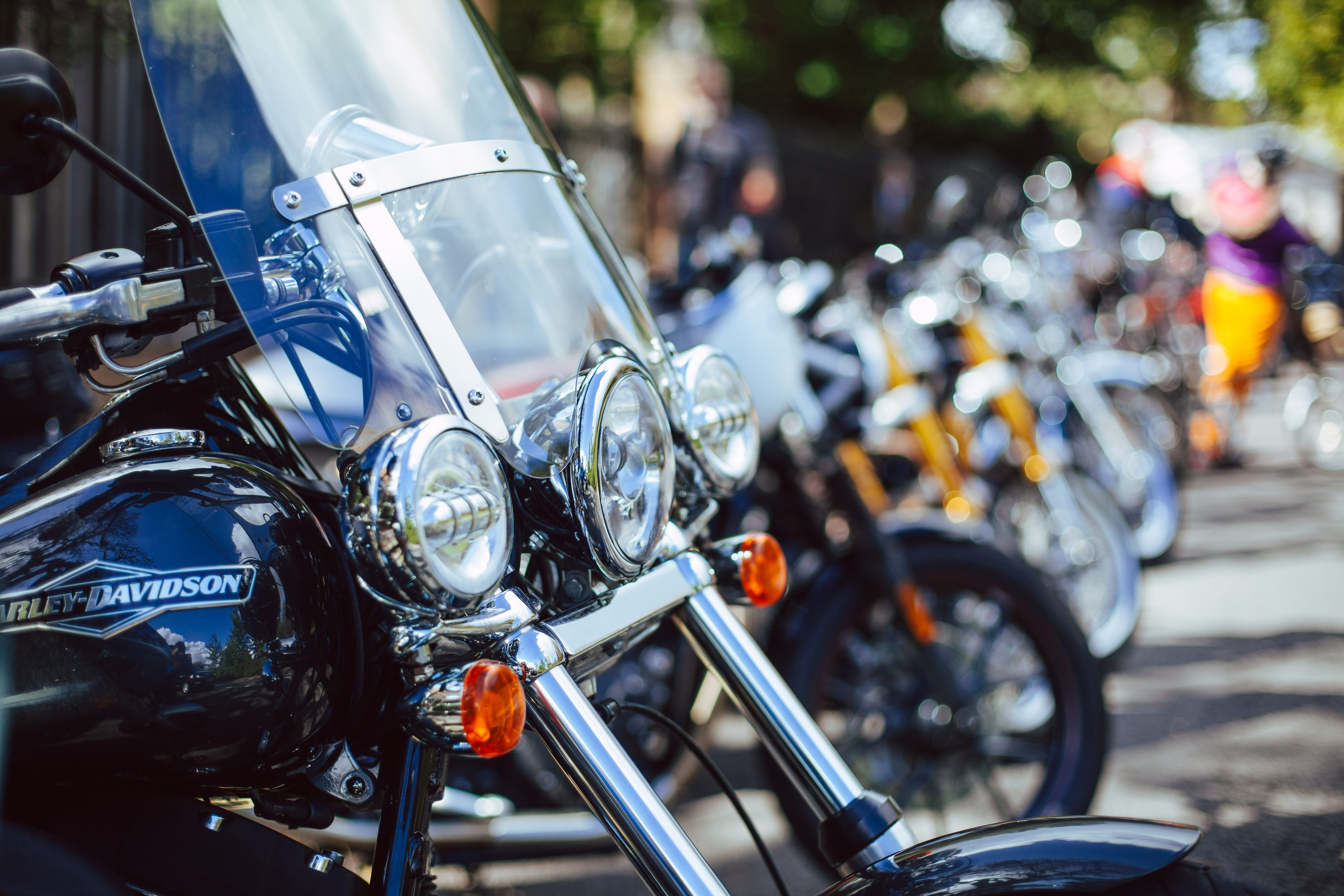harley, mode of transportation, davidson, stationary, street, wheel, no people, action, day, land vehicle, motorbike, city, vehicle, close-up, race, chrome, HD Wallpaper