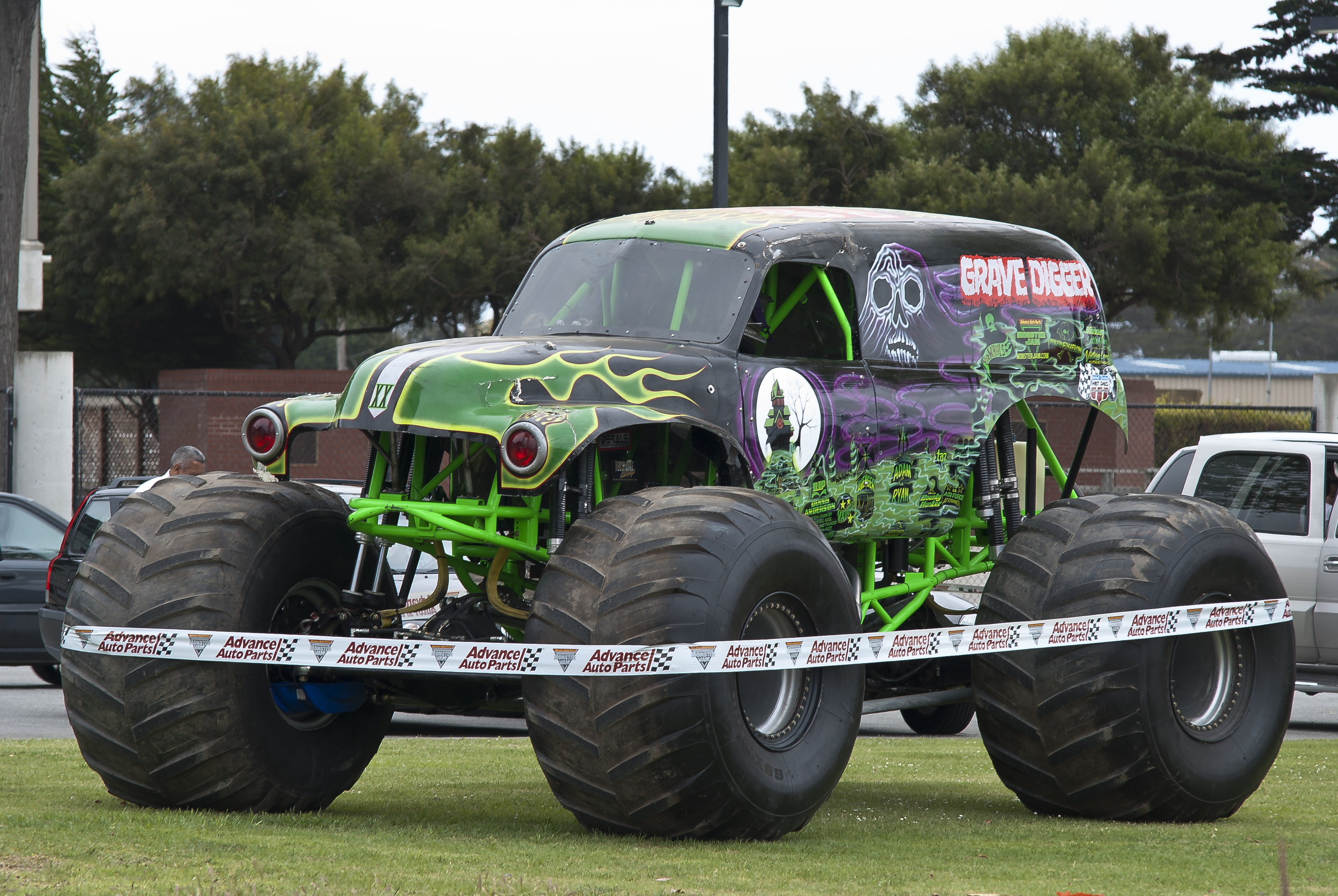 4K, monster, 4x4, grave, racing, digger, truck, monster truck, race, HD Wallpaper