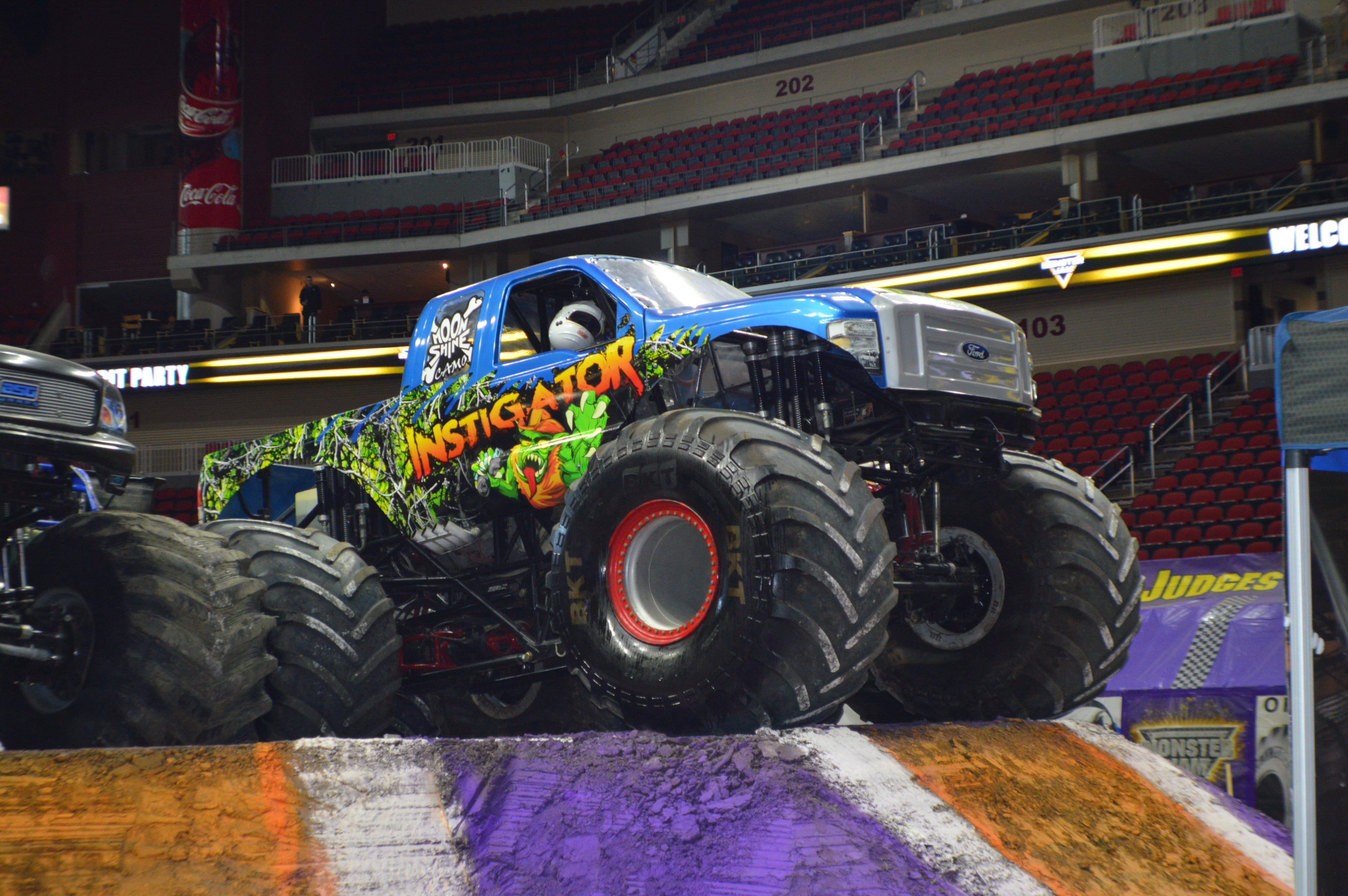 4K, tire, paul breaud, car, auto racing, auto repair shop, transportation, monster jam, mode of transportation, shopping, motor racing track, indoors, HD Wallpaper