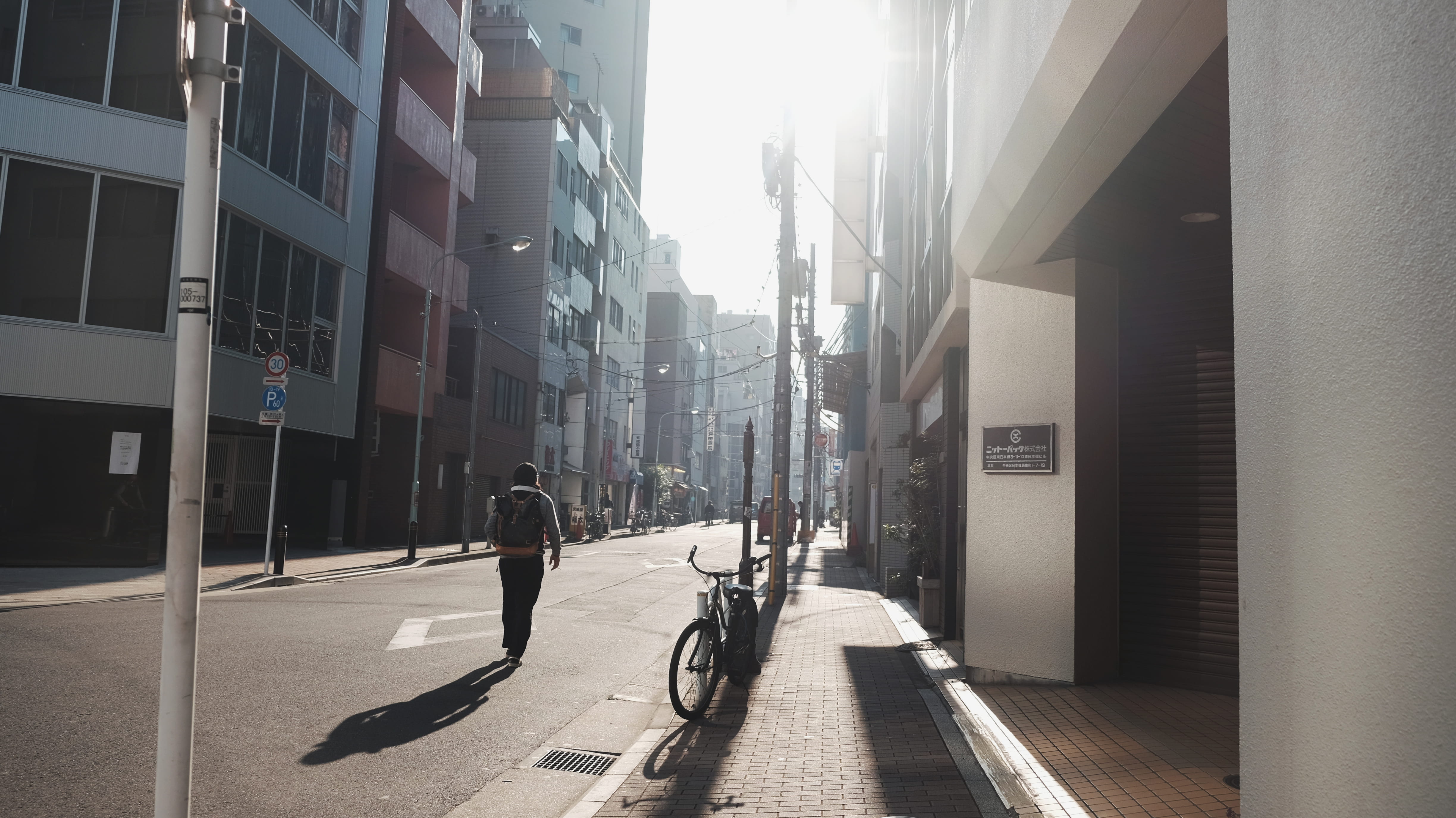 shadow, city, building exterior, japan, outdoors, office building exterior, city street, chūō-ku, road, one person, day, building, architecture, build, HD Wallpaper