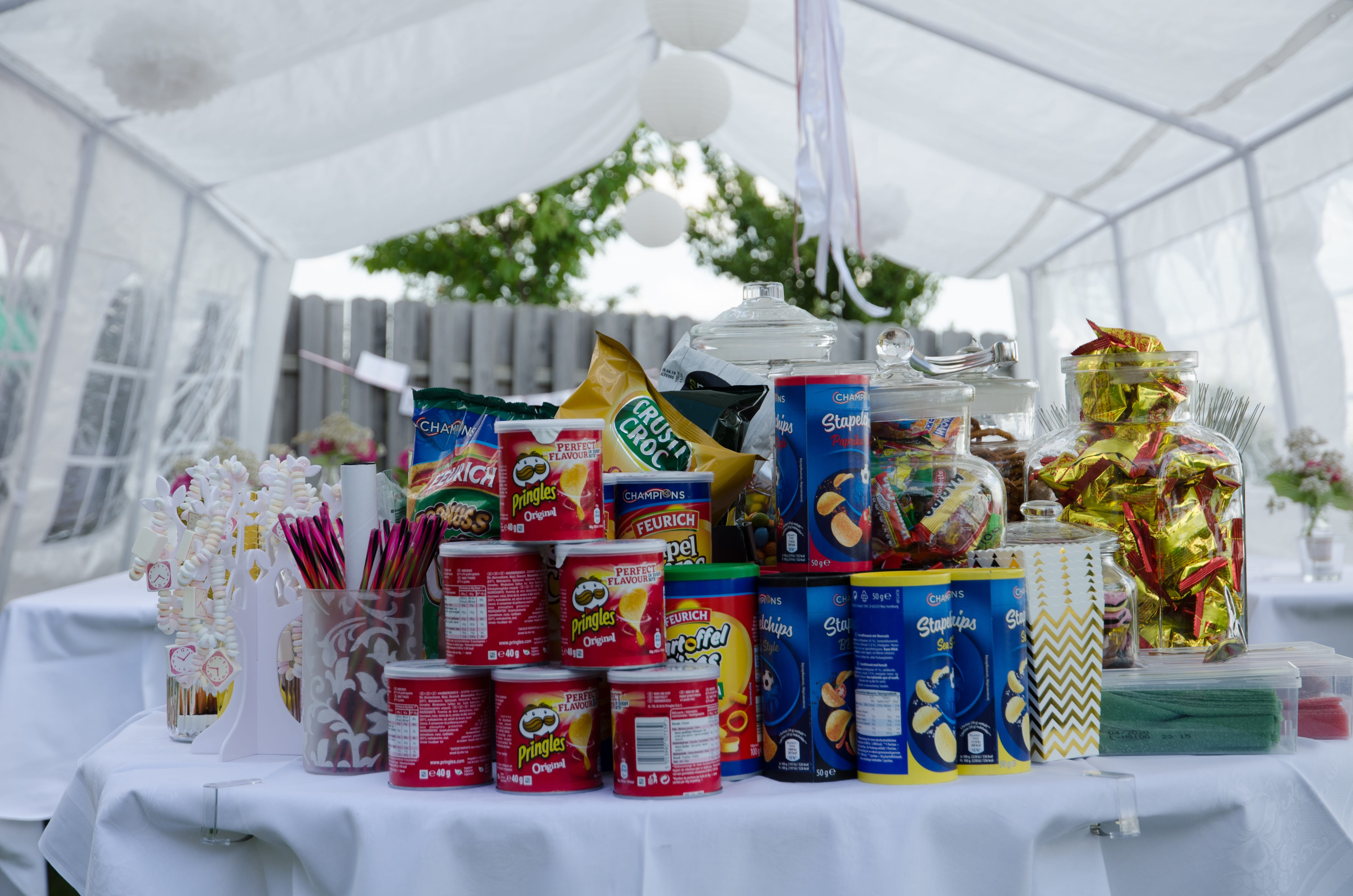 4K, human representation, sweet food, creativity, indoors, choice, no people, celebration, architecture, food and drink, built structure, wedding, table, HD Wallpaper