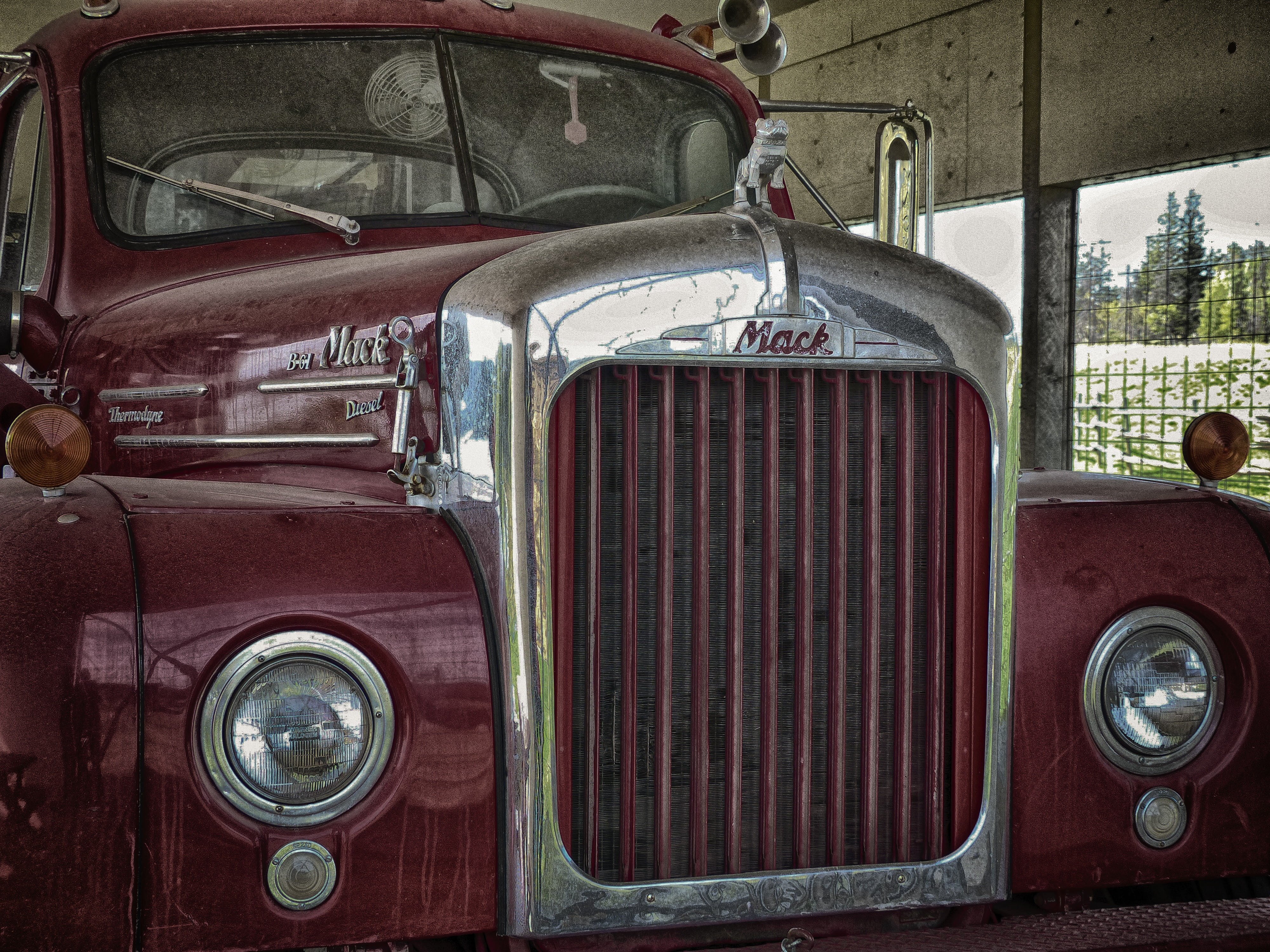 retro styled, red, 4K, no people, logging truck, forestry, abandoned, chrome, mack truck, car, headlight, old, stationary, vintage, transportation, truck, HD Wallpaper