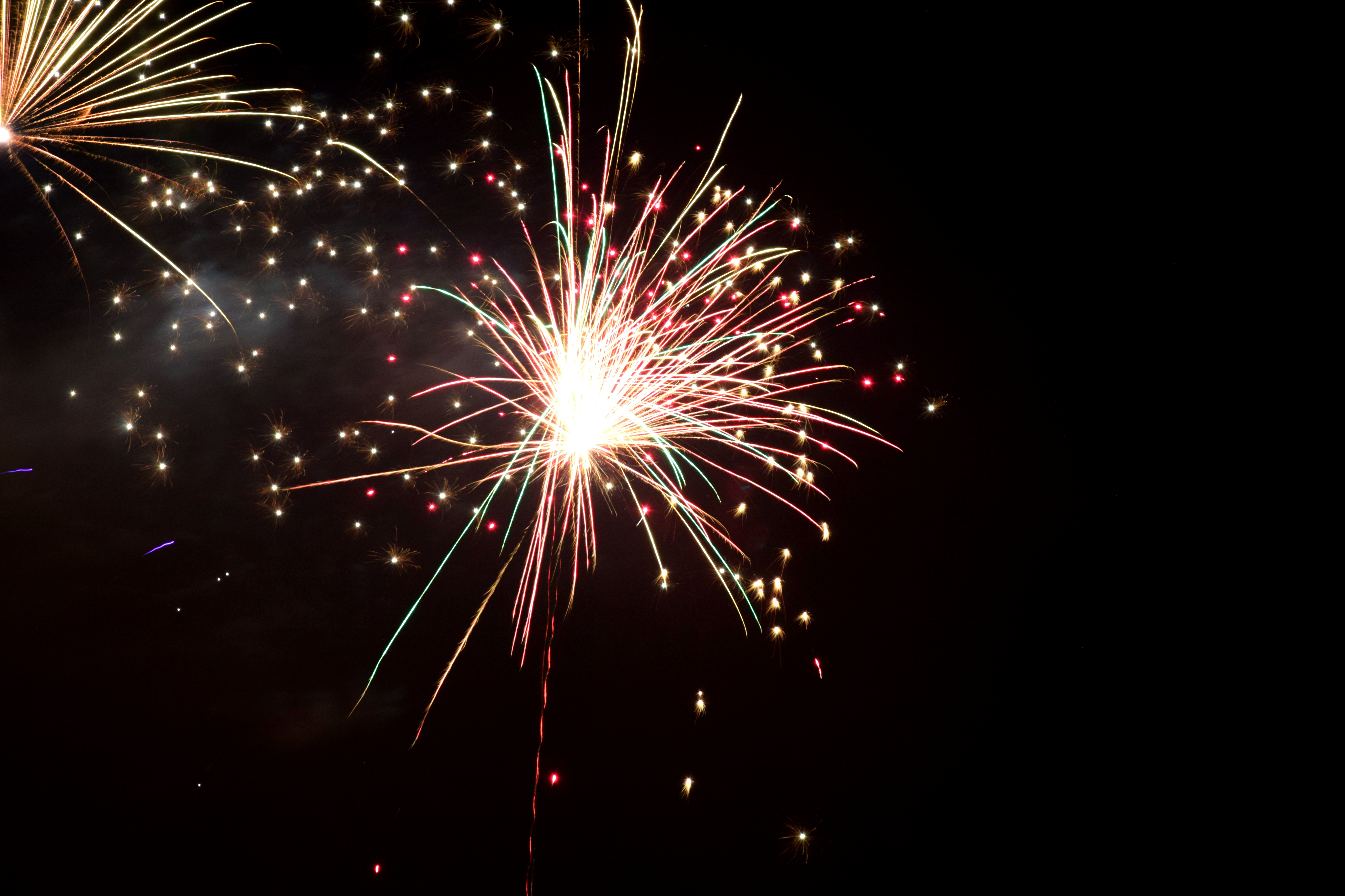 dark, firework - man made object, fireworks, celebration, arts culture and entertainment, illuminated, low, photography, motion, light, exploding, nature, HD Wallpaper