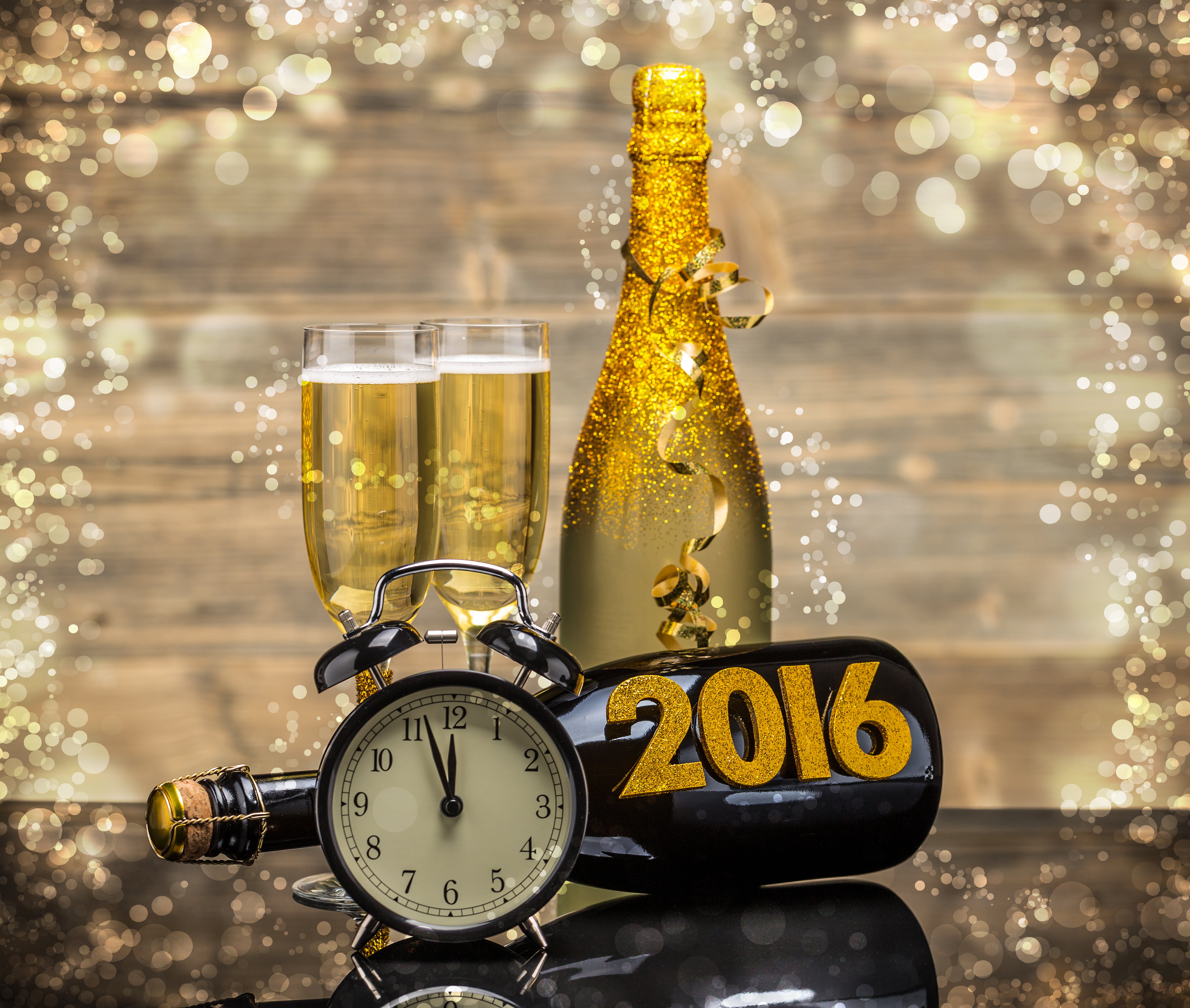 alarm Clock, glasses, new Years Eve, bottle, golden, snow, alarm, western script, glass - Material, season, backgrounds, indoors, container, countdown, HD Wallpaper