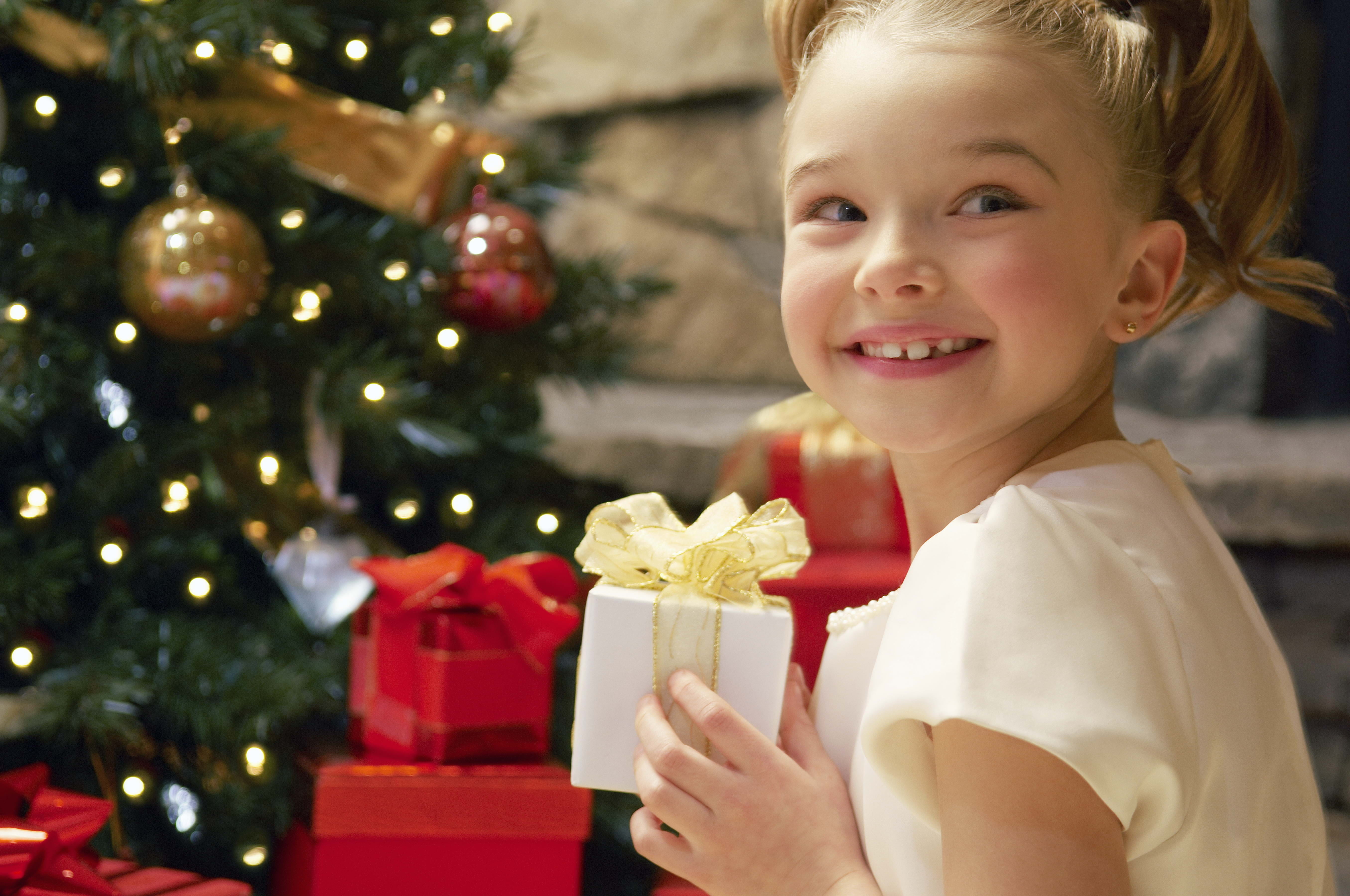 smiling, tree, emotion, gift, holding, positive Emotion, winter, sleeveless, surprise, beauty, christmas Decoration, box - Container, christmas Present, HD Wallpaper