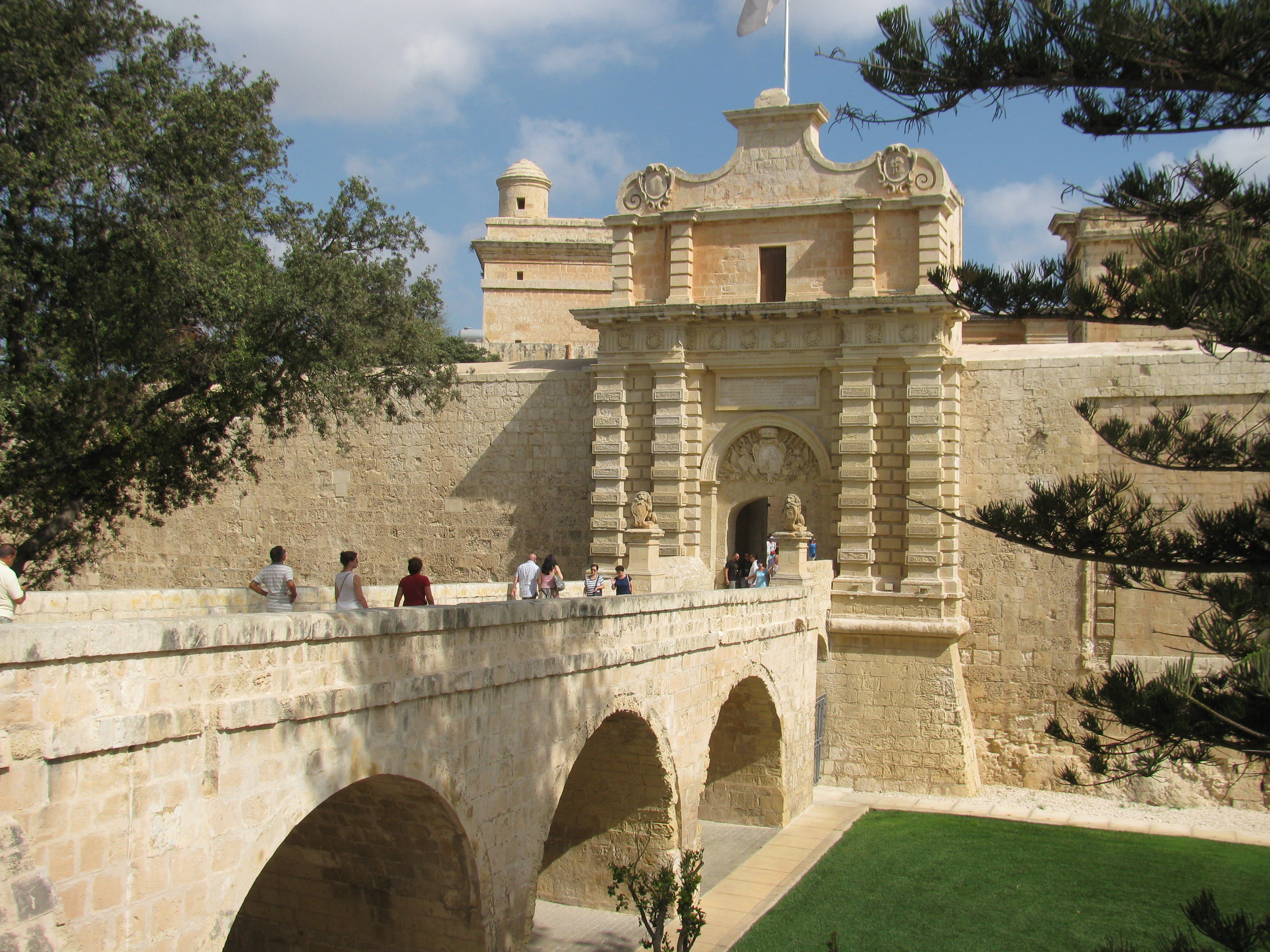 st. paul, history, silent, building exterior, day, ancient, city, 2K, architecture, travel, incidental people, plant, malta, mdina, arch bridge, tourism, HD Wallpaper