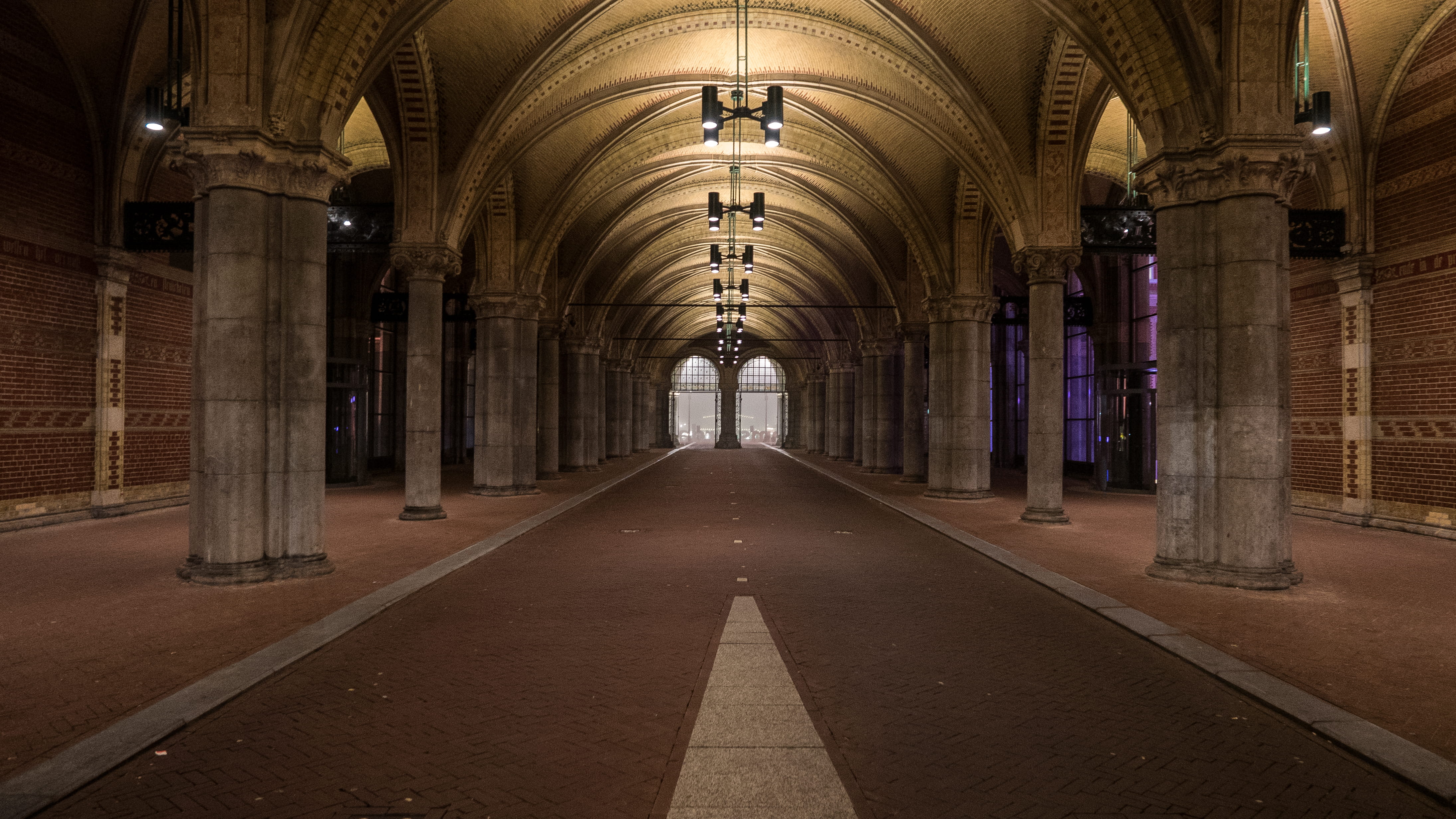 arched, history, the way forward, architectural column, colonnade, arches, built structure, street, diminishing perspective, rijksmuseum, vanishing point, HD Wallpaper