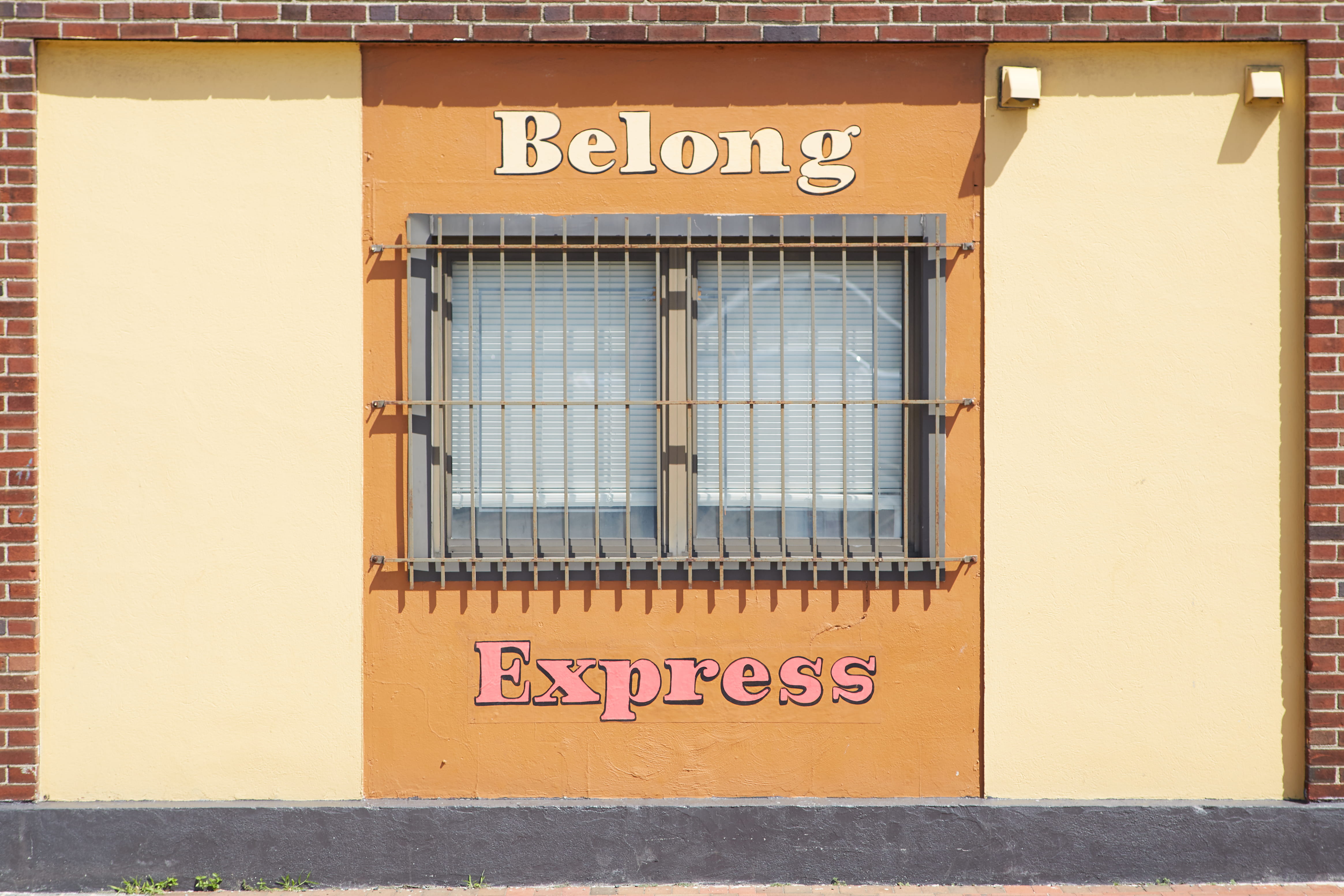 typography, store, 4K, railing on the window, editorial, street, railing, rail, urban Scene, belong, architecture, bar, city, built Structure, street view, HD Wallpaper
