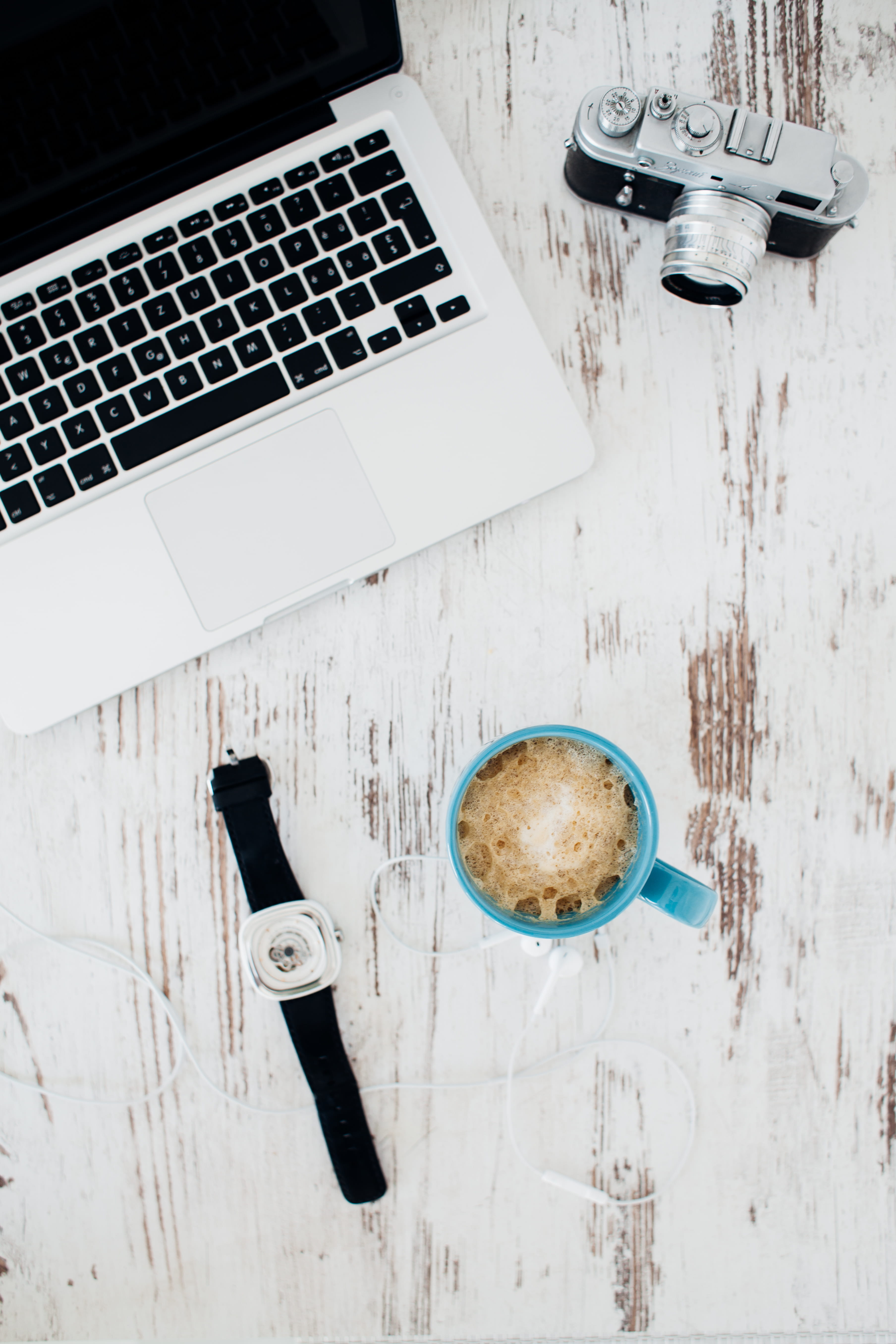 blue, table, 5K, communication, ceramic, coffee - drink, macbook, texture, sign, pro, connection, wireless technology, chime, technology, coffee, cup, Phone HD Wallpaper