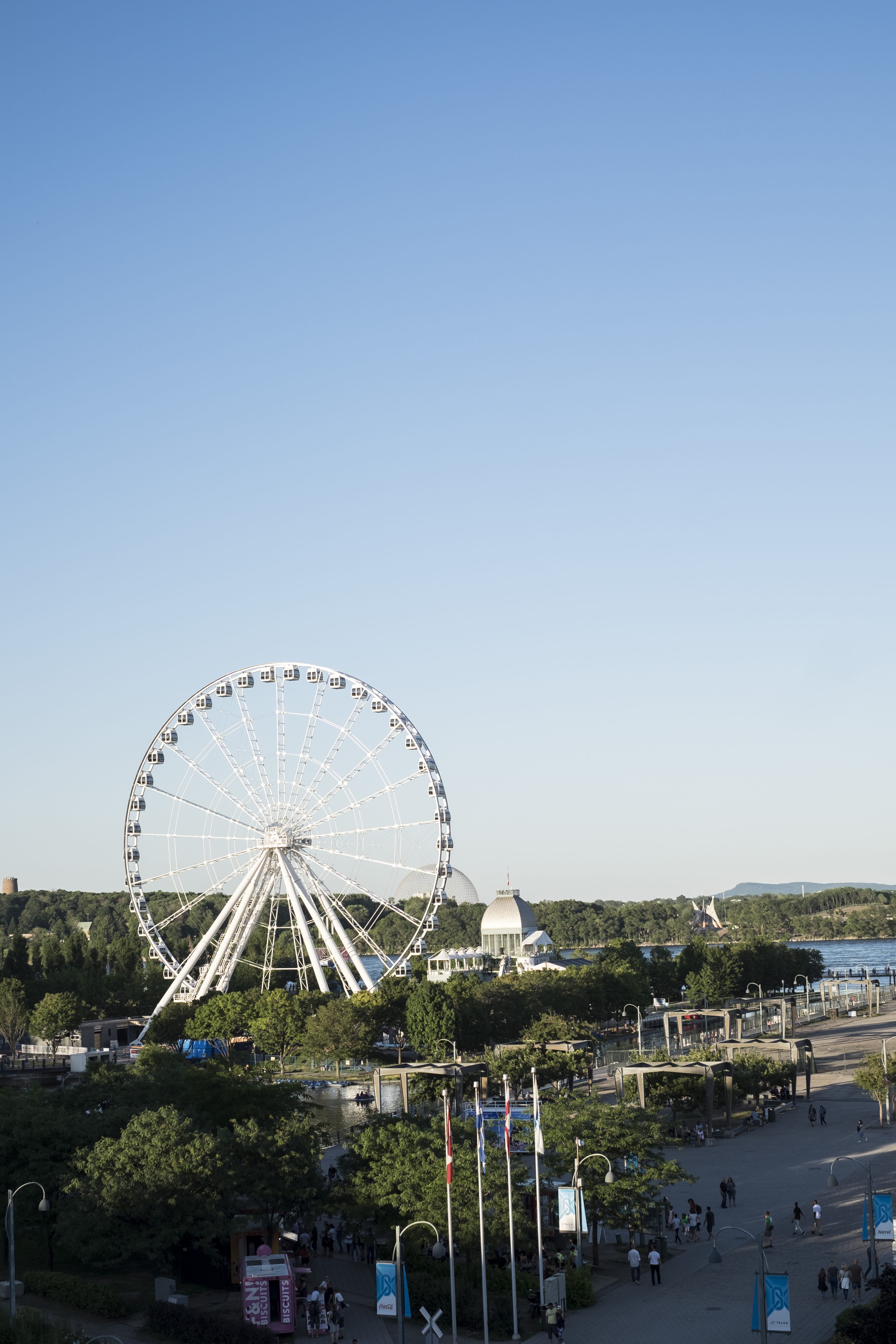 fairground, canada, leisure activity, sky, built structure, outdoors, blue, nature, clear sky, architecture, city, montreal, traveling carnival, 4K, arts culture and entertainment, Phone HD Wallpaper
