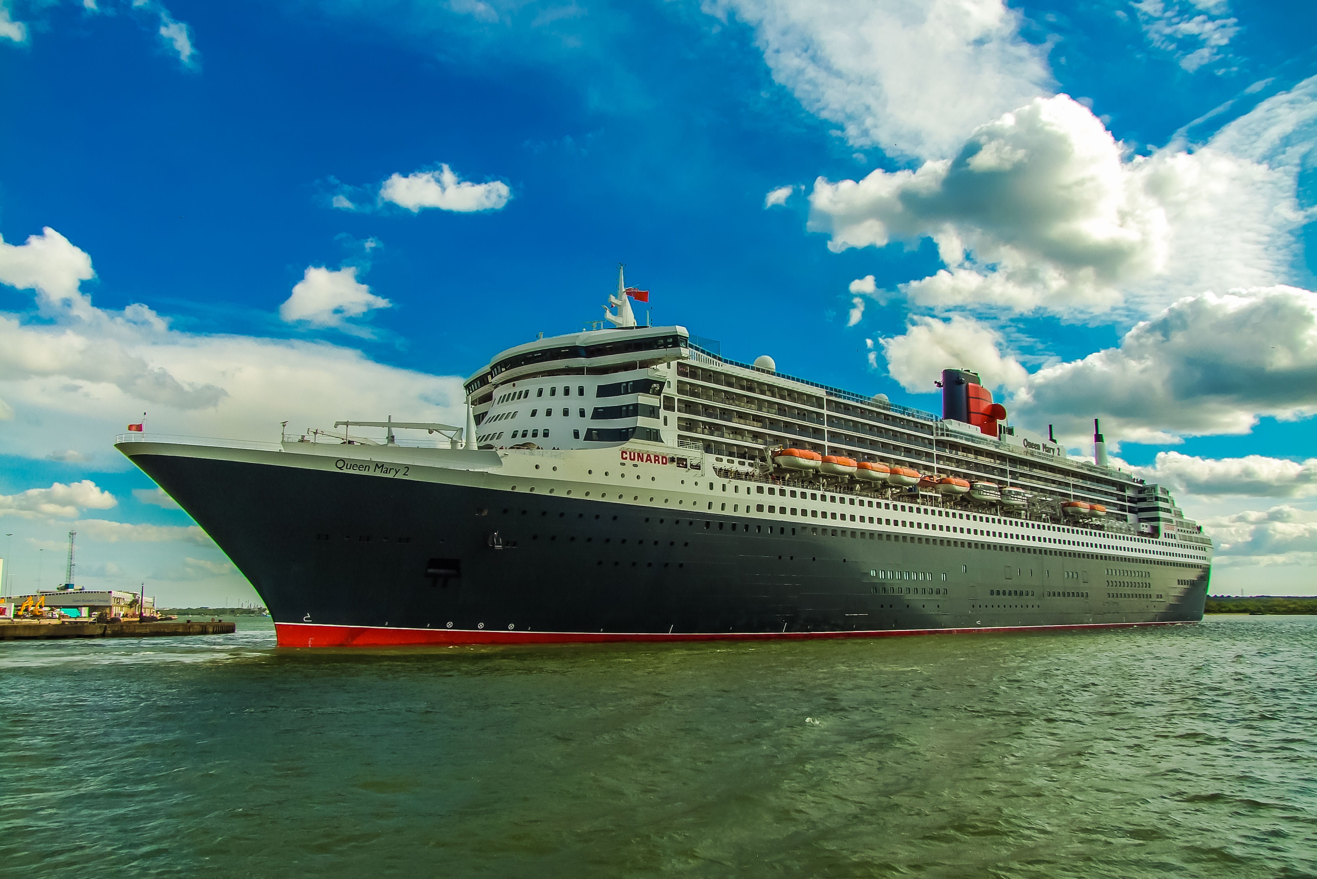 luxury, sea, the queen mary 2, 4K, travel destinations, cloud - sky, transportation, outdoors, no people, mode of transportation, sky, cruise ship, passenger craft, HD Wallpaper
