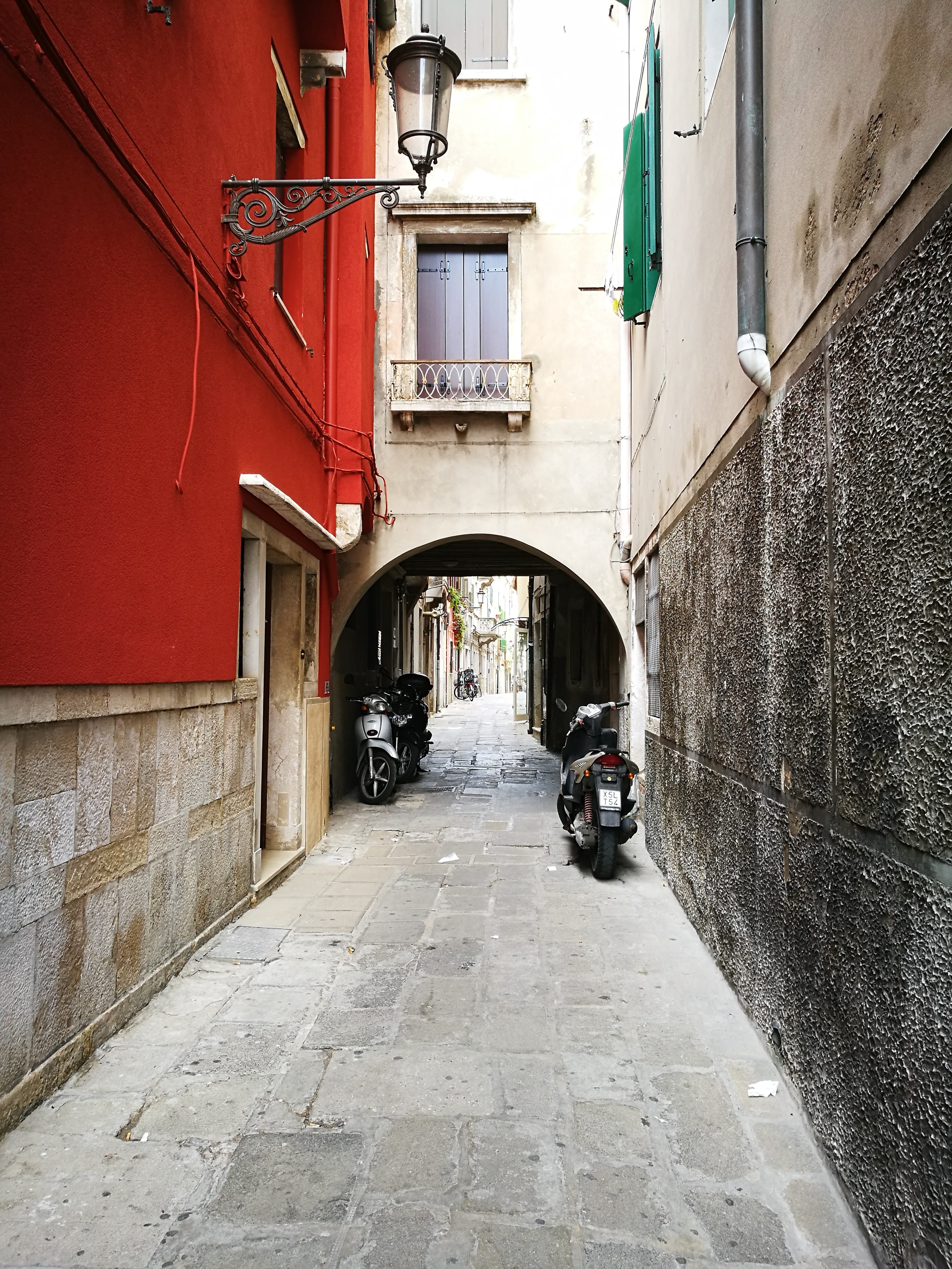 built structure, scooter, 4K, italy, alley, architecture, day, land vehicle, transportation, building exterior, city, no people, outdoors, wall - building feature, Phone HD Wallpaper