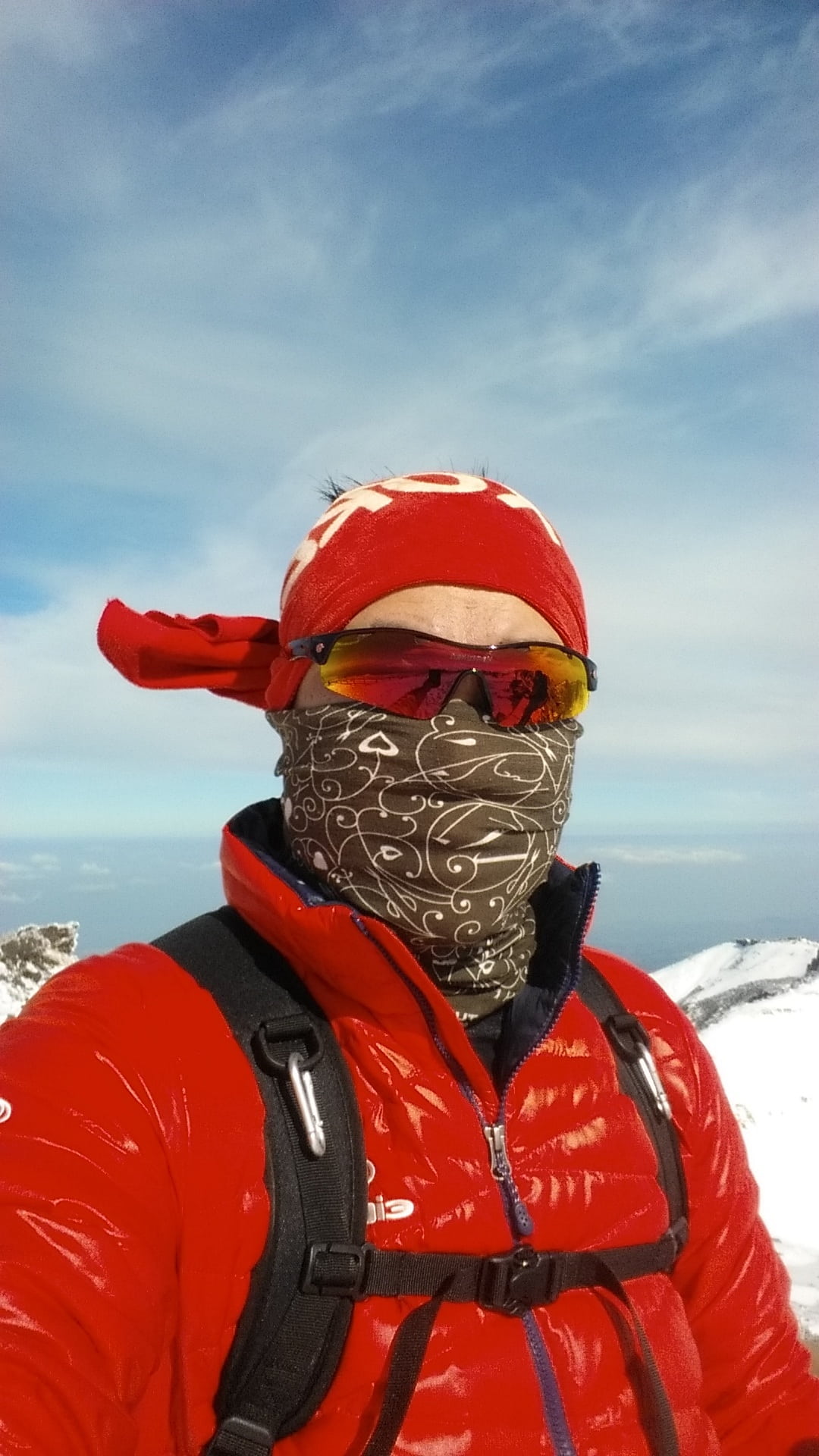 lifestyles, halla, korea, winter, real people, headshot, sunlight, sky, men, 1080P, outdoors, red, water, day, clothing, man, mountain, ski, snow, cloud - sky, Phone HD Wallpaper