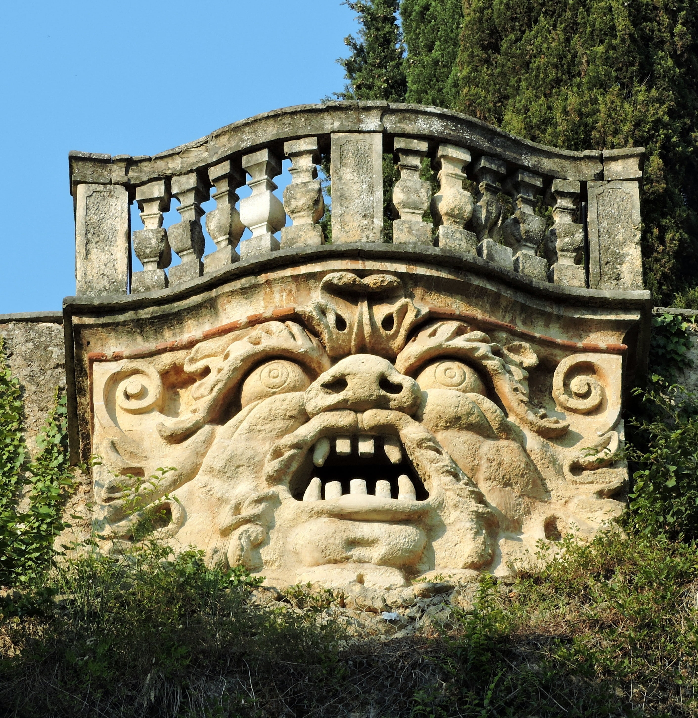 ancient, creativity, stone, landmark, 2K, craft, old, face, the past, history, balcony, art and craft, representation, verona, architecture, nature, monster, Phone HD Wallpaper