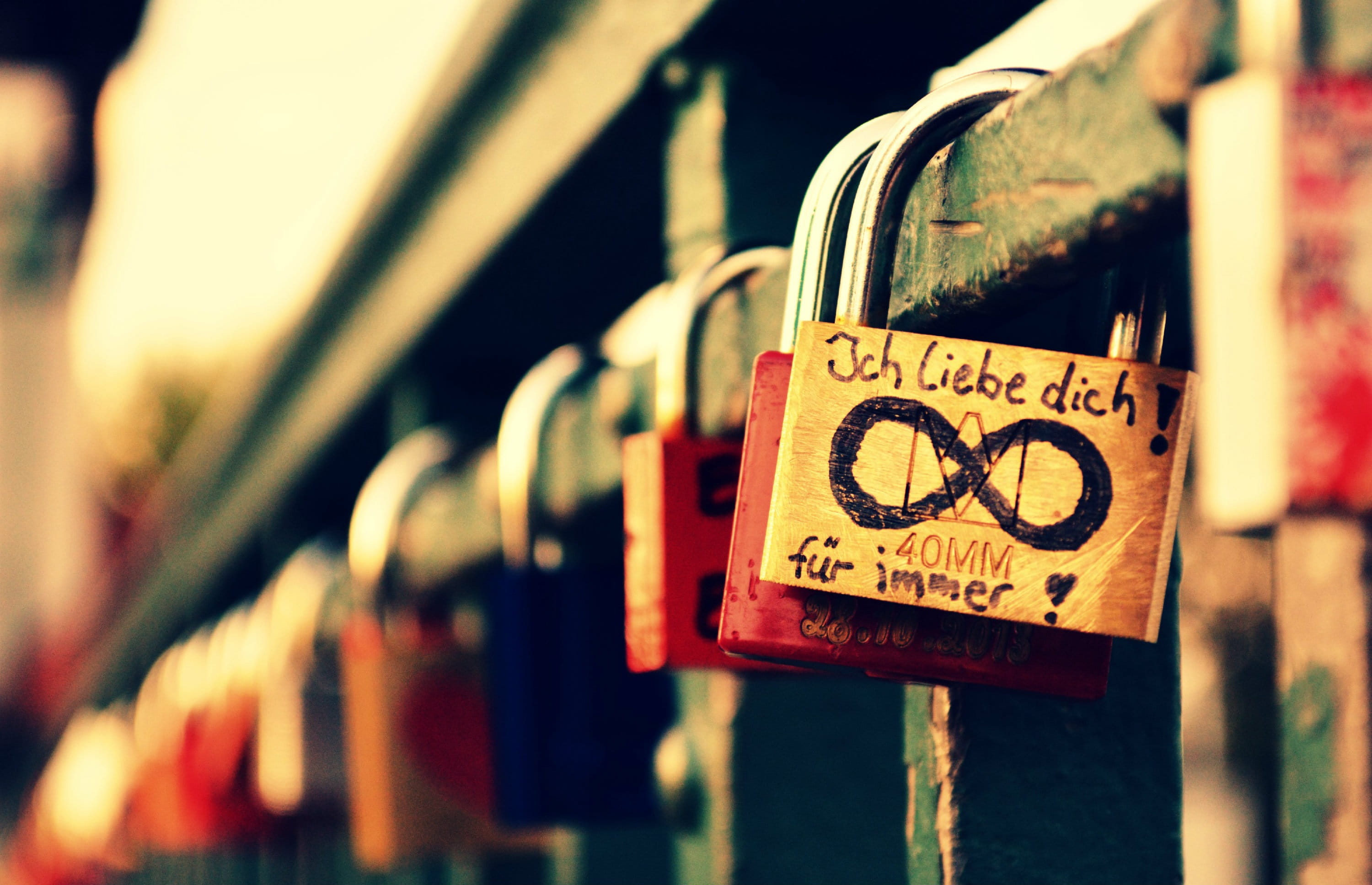 promises, message, love symbol, bridge, railing, together, metal, love locks, safety, day, padlocks, positive emotion, in a row, selective focus, sign, HD Wallpaper