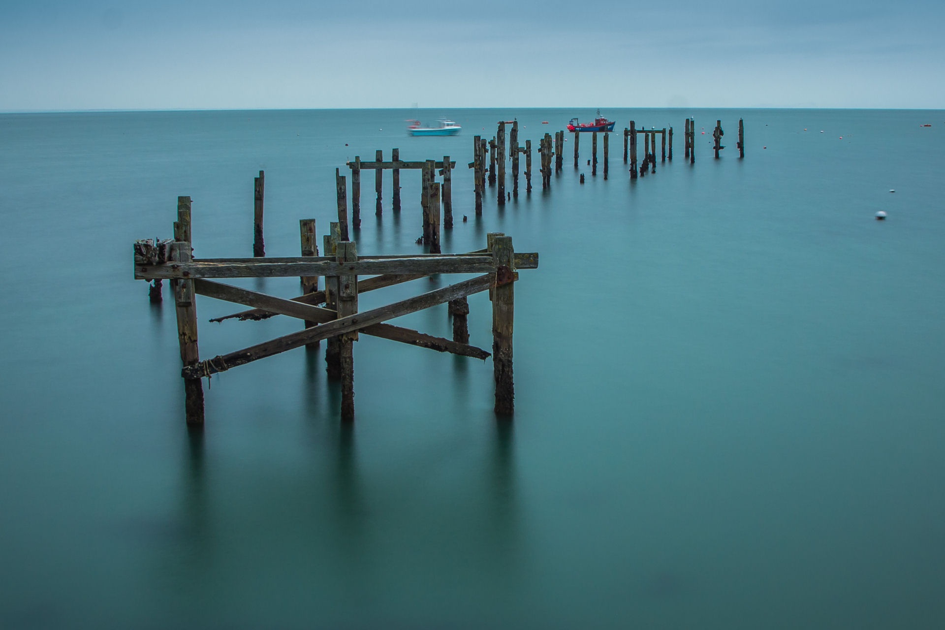 day, wooden, horizon, sky, water, horizon over water, no people, old, ocean, outdoors, beauty in nature, post, nature, wood - material, sea, old pier, wooden post, HD Wallpaper