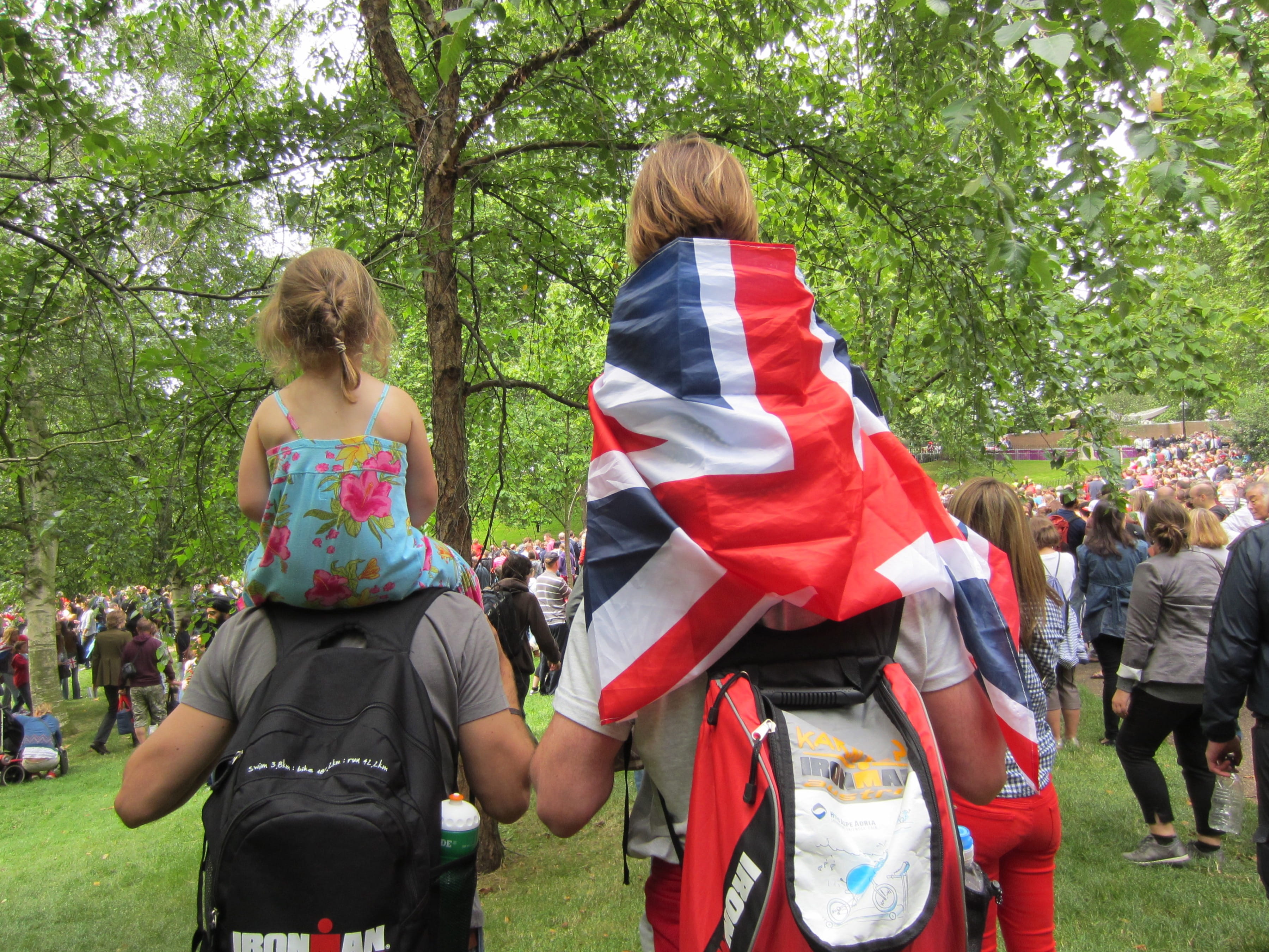 child, outdoors, women, females, tree, plant, children only, day, group of people, Flag, party, 2K, girls, nature, boys, Fans, london, childhood, people, HD Wallpaper
