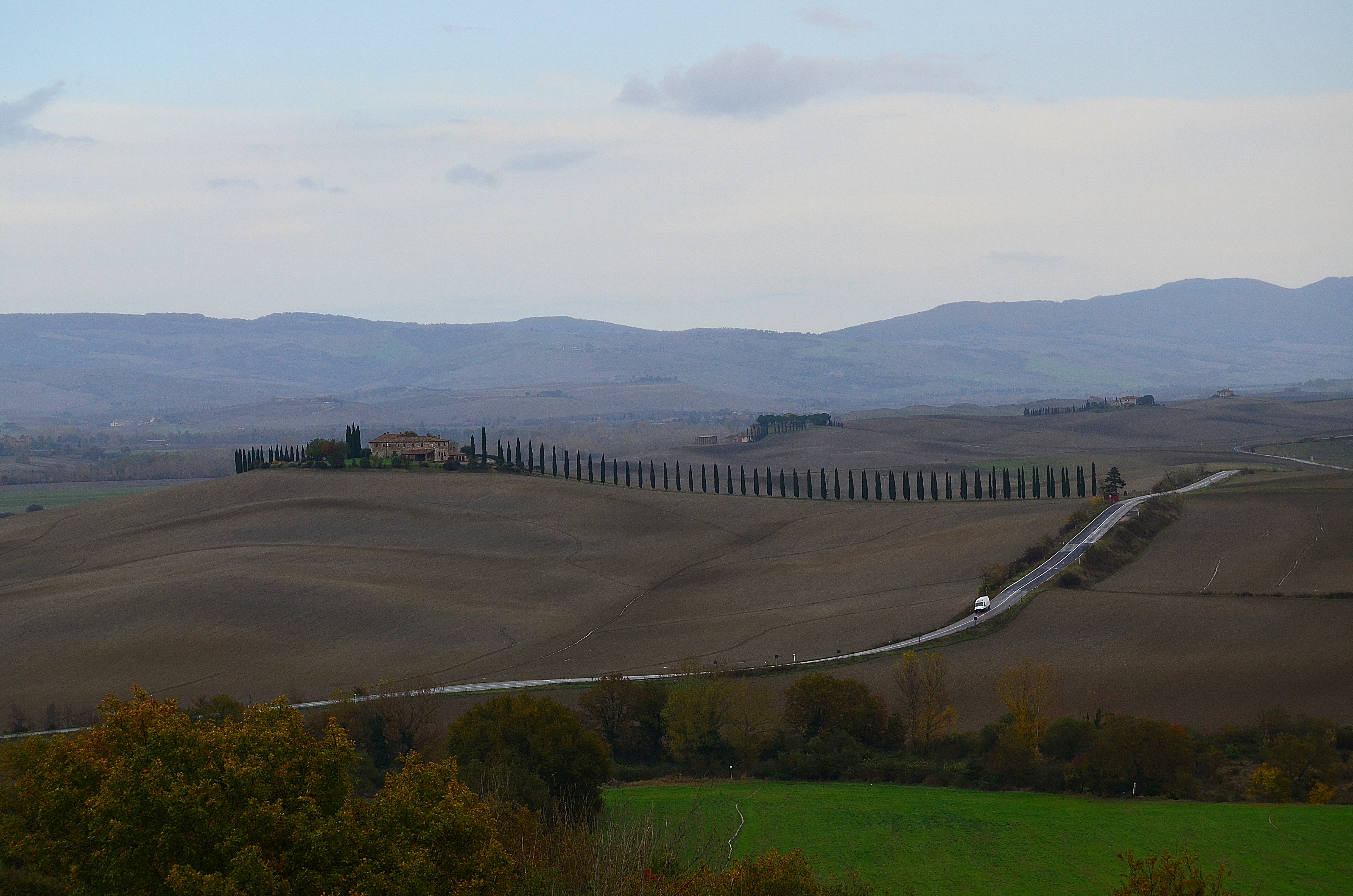 clouds, sky, plant, mountains, mountain range, cloud - sky, beauty, the terrain, nature, road, houses, scenics - nature, tranquility, environment, tuscany, HD Wallpaper