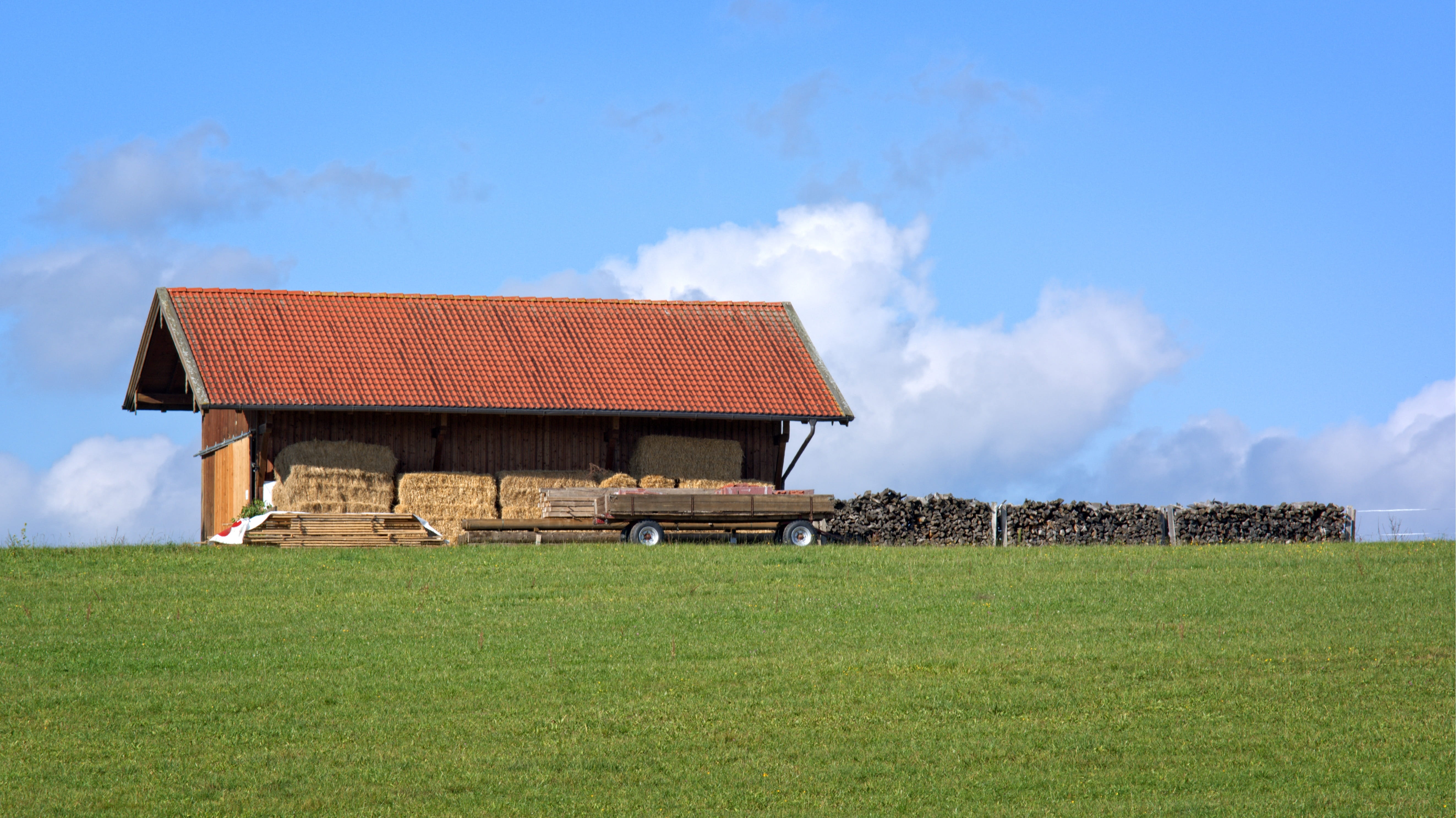 grass, architecture, landscape, outdoors, crop, field, Scheuer, Agriculture, sky, built structure, nature, Barn, no People, architecture And Buildings, HD Wallpaper