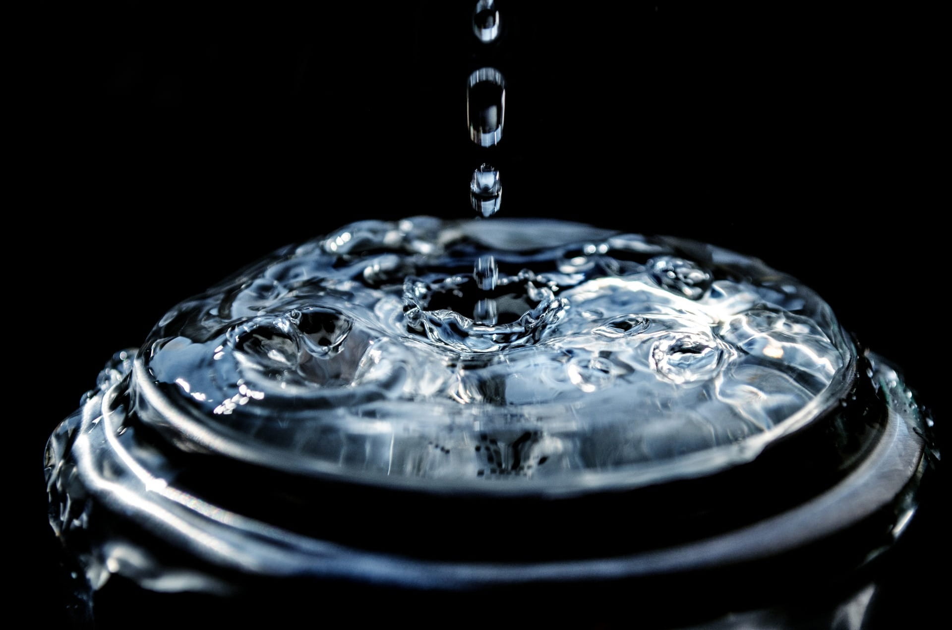 color, freshness, drink, image, splashing, abstract, horizontal, bubble, studio shot, flowing, water, no people, selective focus, cold, refreshment, liquid, HD Wallpaper