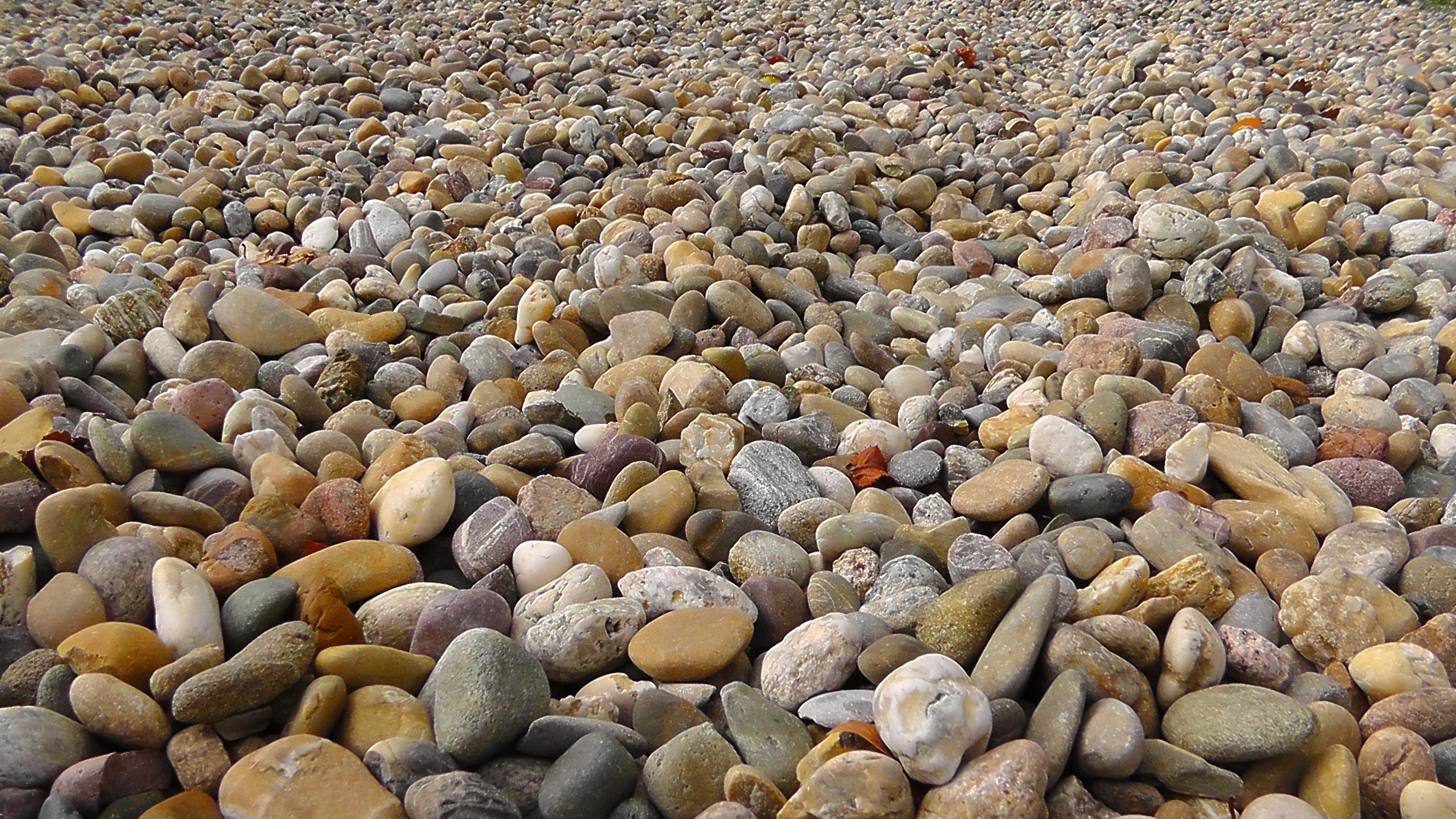 2K, plump, steinig, no people, pebble beach, abundance, full frame, tranquil scene, collection, outdoors, pebbles, stone, backgrounds, tranquility, ground, HD Wallpaper