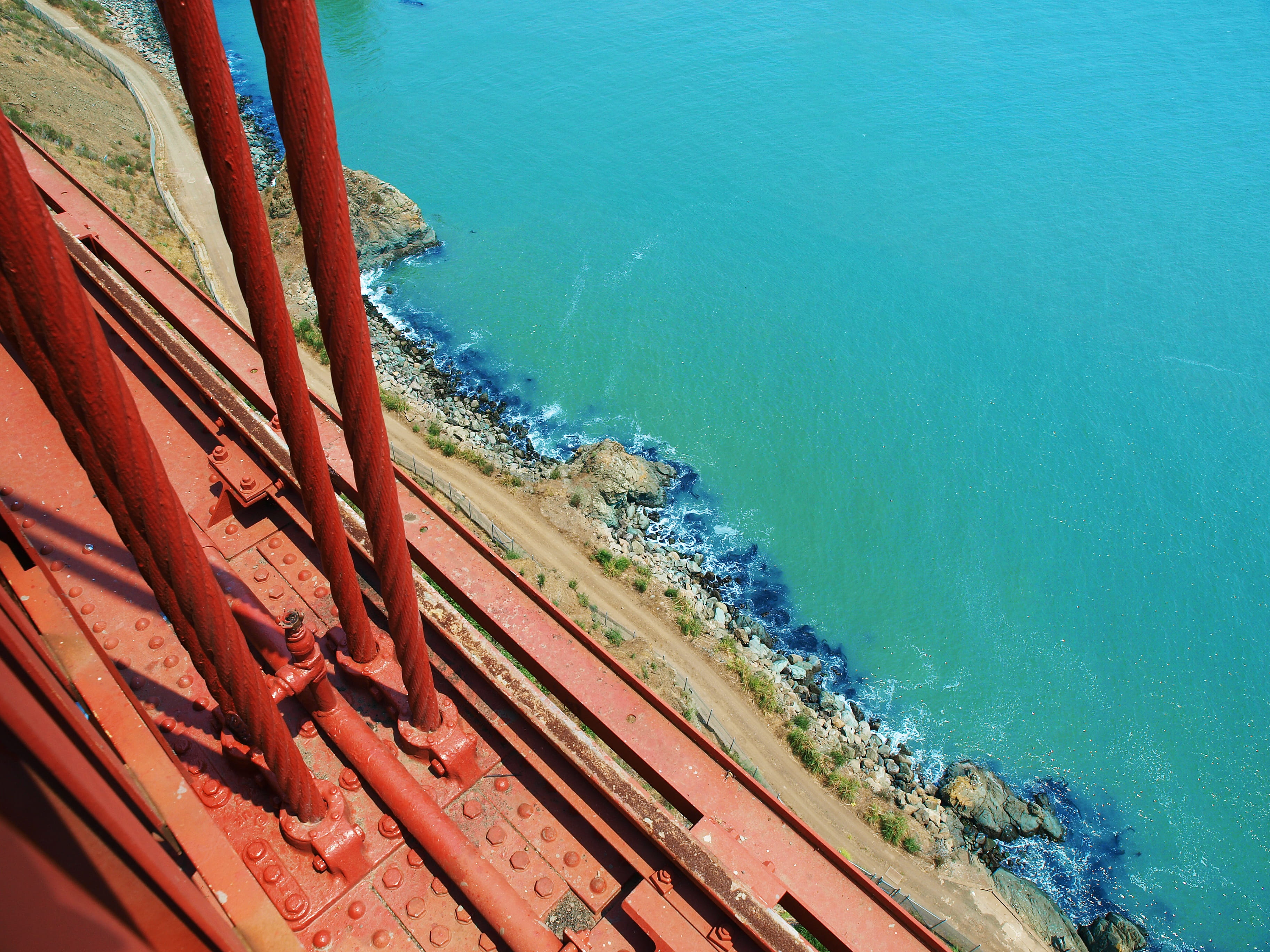 2K, golden gate bridge, turquoise colored, water, high angle view, suicide, sky, tower, blue, golden gate, daylight, bay area, bay, tourism, nautical vessel, HD Wallpaper