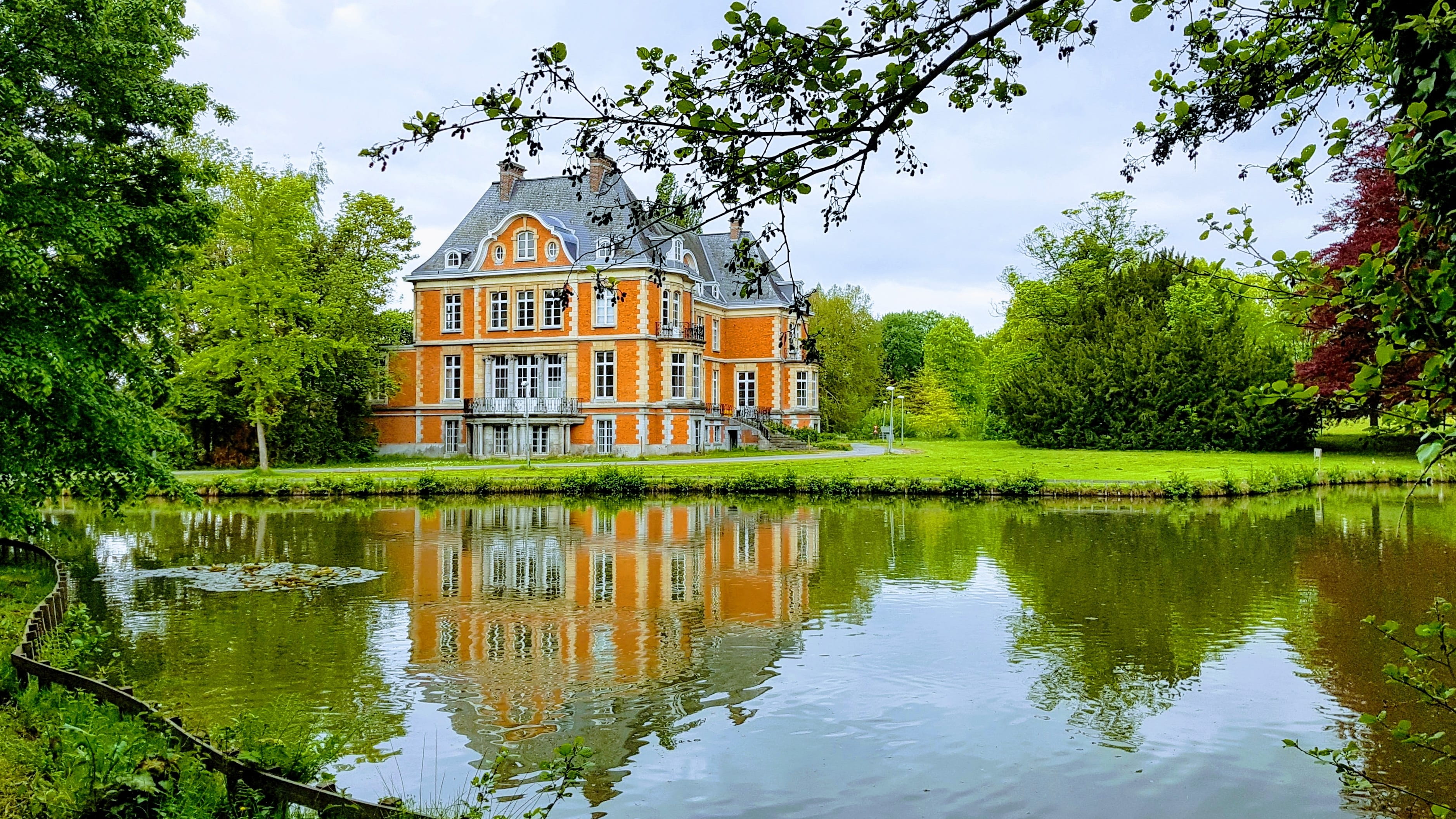 lake, beauty in nature, built structure, green color, water, architecture, building, pellenberg, pond, growth, reflection, sky, tree, park, 2K, cloud - sky, HD Wallpaper