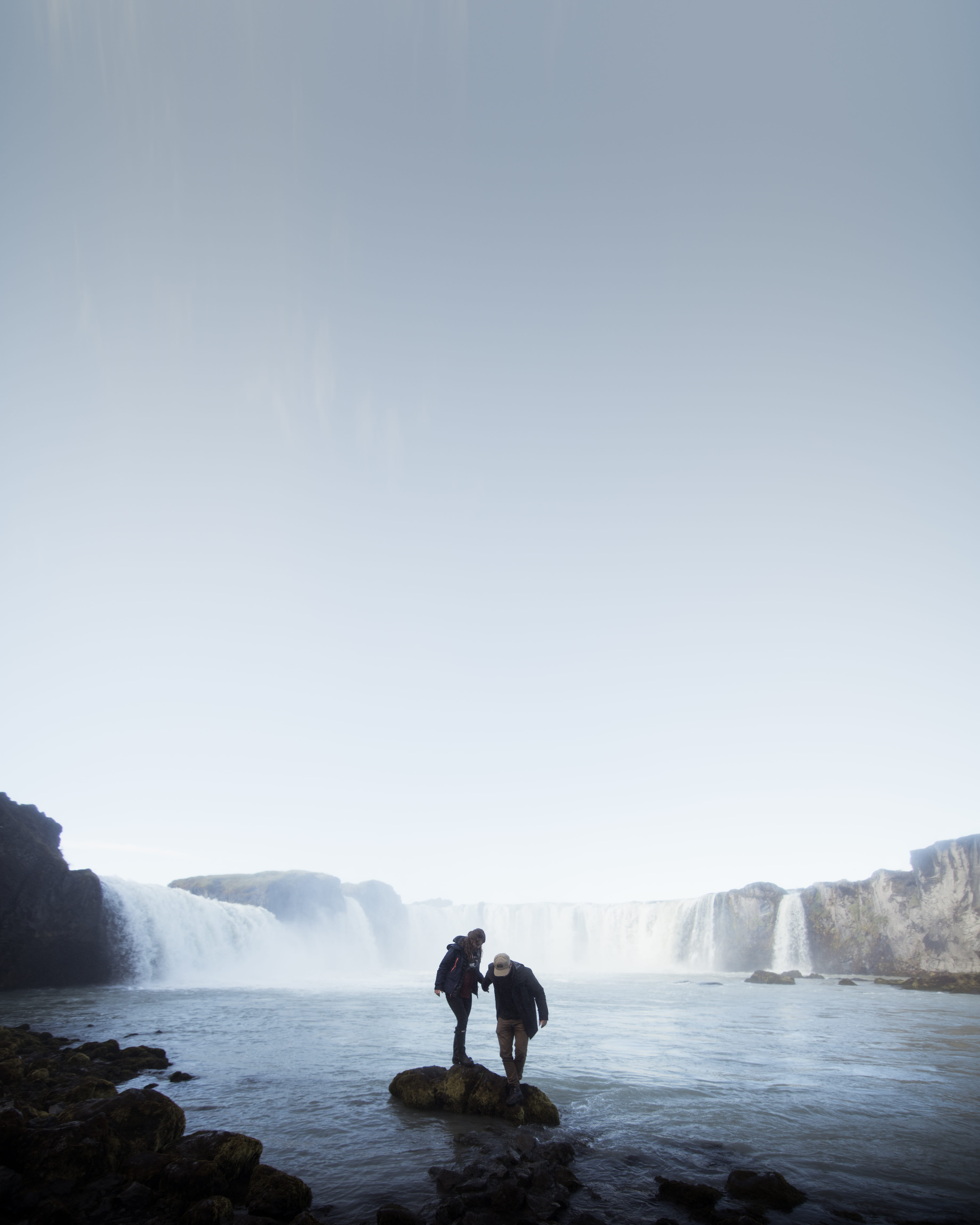 warm clothing, winter, lifestyles, clear sky, outdoors, autumn, two, land, men, minimal, beauty in nature, leisure activity, copy space, rocks, line, person, Phone HD Wallpaper