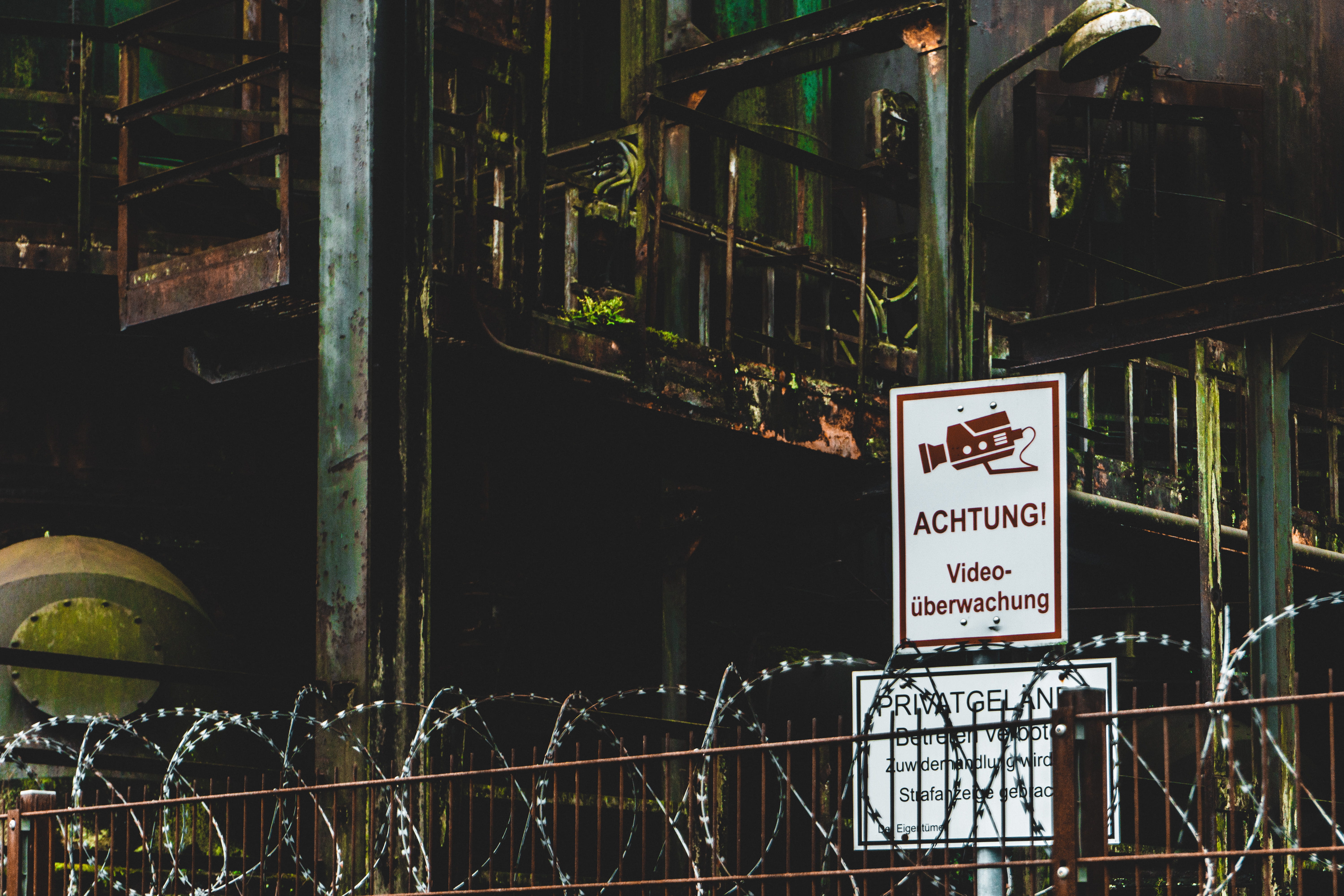 no people, 5K, symbol, city, white, signage, fence, warning sign, architecture, non-western script, steeple, day, sign, wire, transportation, vehicle, HD Wallpaper