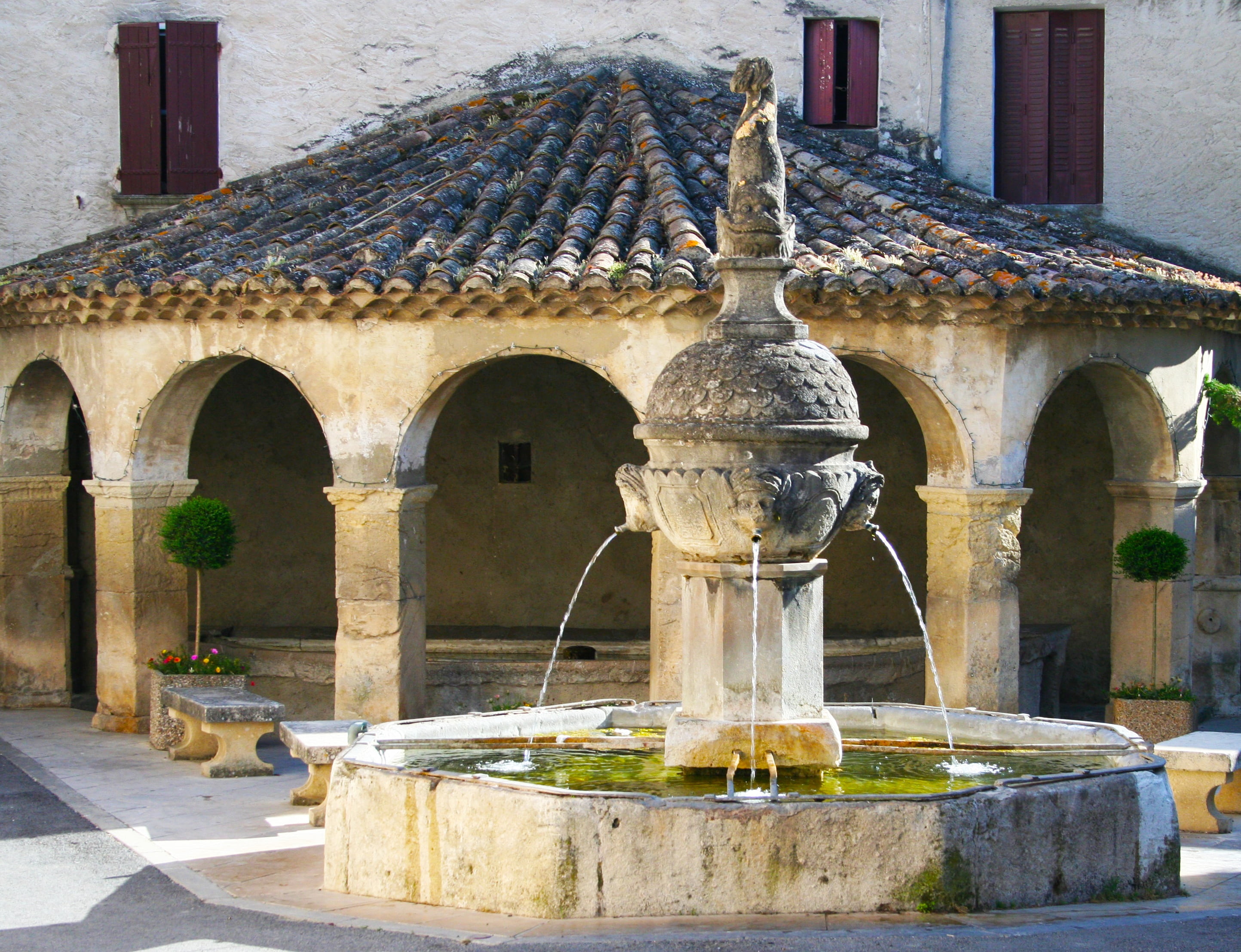 no people, spirituality, arch, outdoors, nature, architectural column, 2K, courtyard, sculpture, belief, fountain, old, building exterior, canopies, building, HD Wallpaper