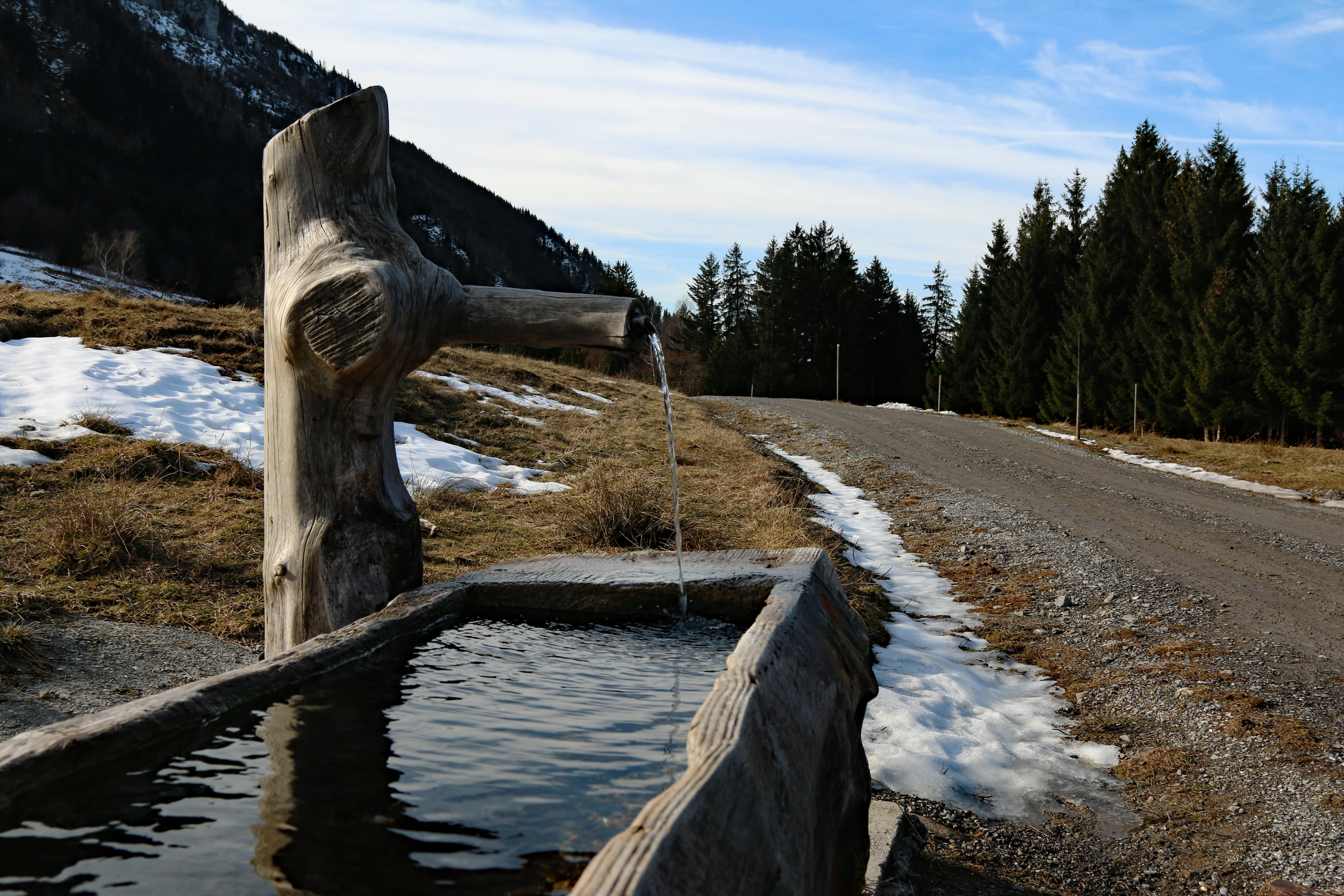 wasse, well water, trough, brown, land, cold temperature, cloud - sky, 5K, potions, river, beauty in nature, tranquility, wood - material, water basin, HD Wallpaper
