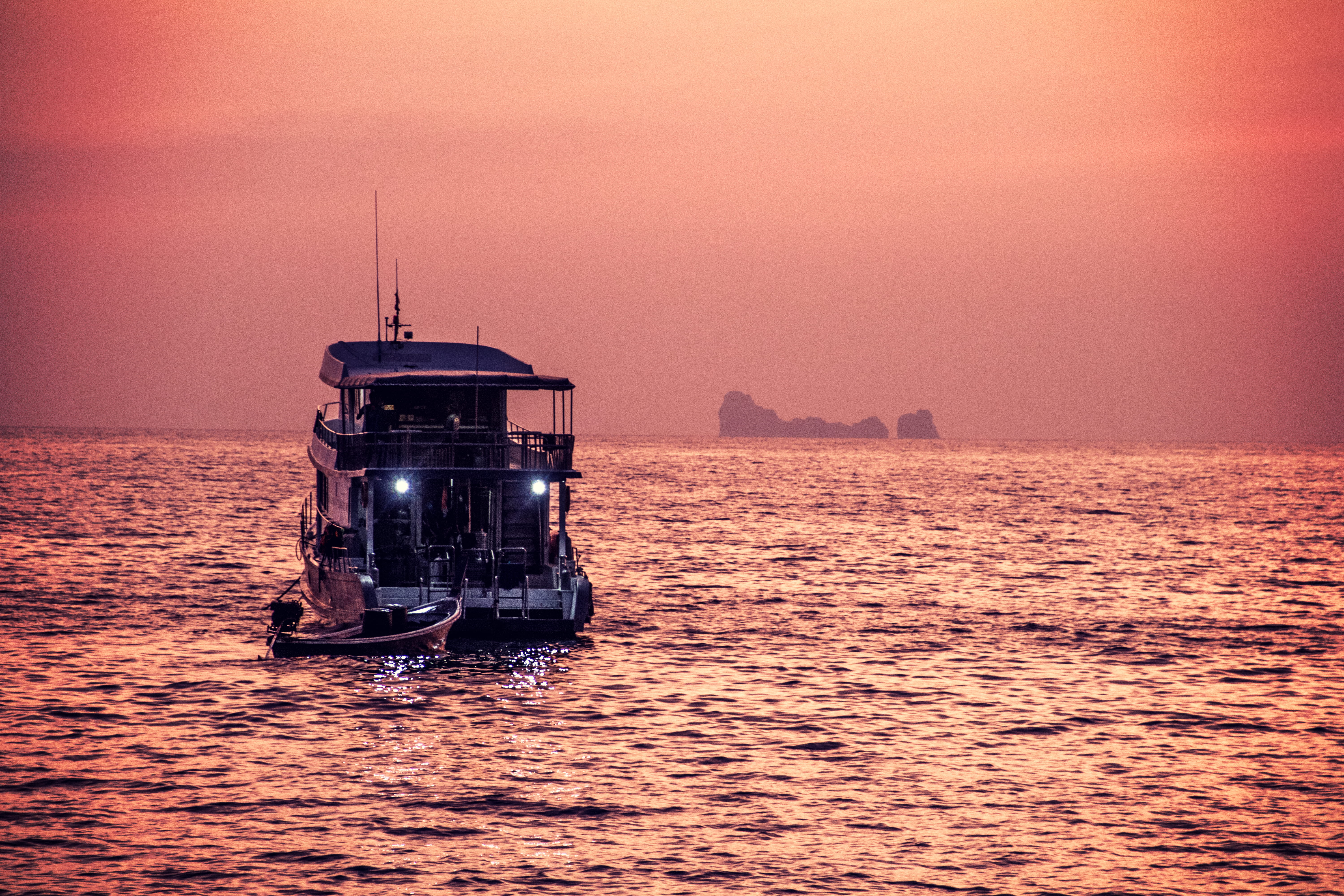 horizon over water, person, sunlight, scenics - nature, body, passenger craft, ko lanta, sailing, mode of transportation, beauty in nature, sailboat, vehicle, HD Wallpaper