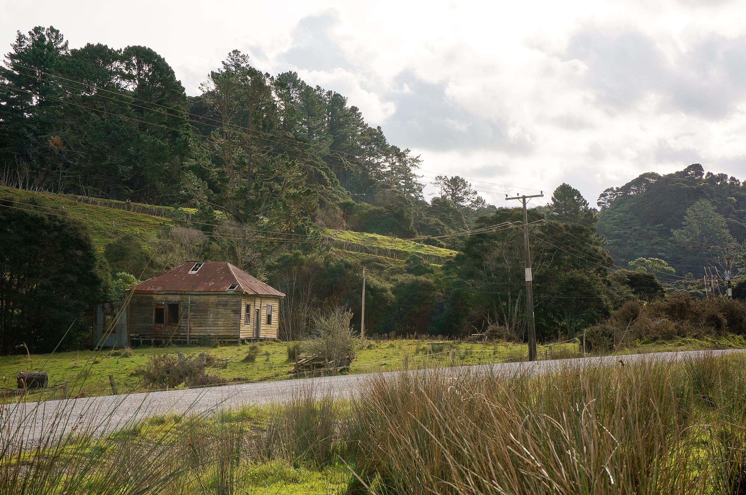outdoors, field, tranquility, new zealand, architecture, day, grass, plant, tree, tranquil scene, 1080P, built structure, cottage, abandoned, derelict, HD Wallpaper